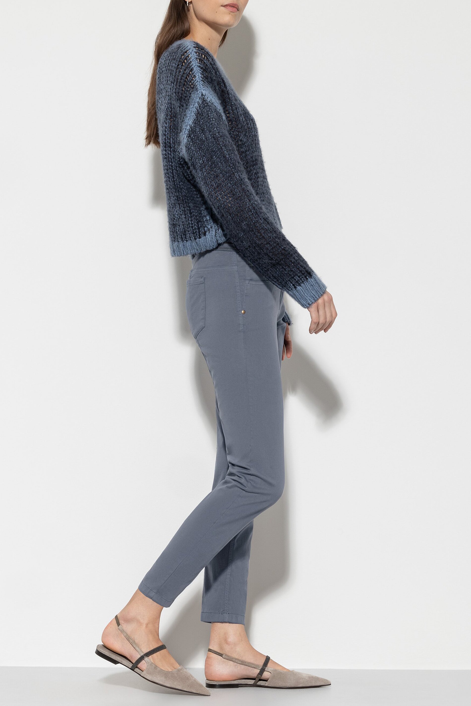 High-Stretch-Colour-Denim - greyish blue - Standard | Model Seite