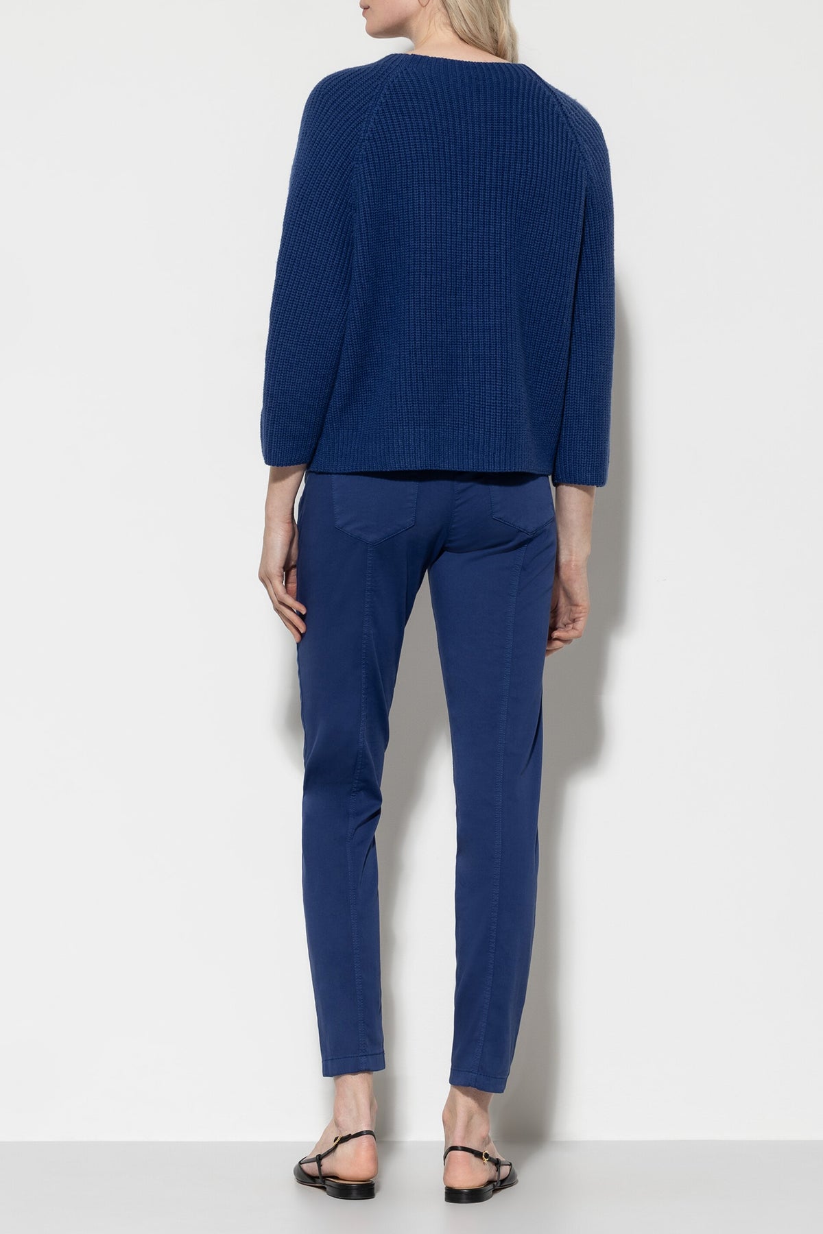 High-Stretch-Colour-Denim - deep blue - Standard | Model Rück