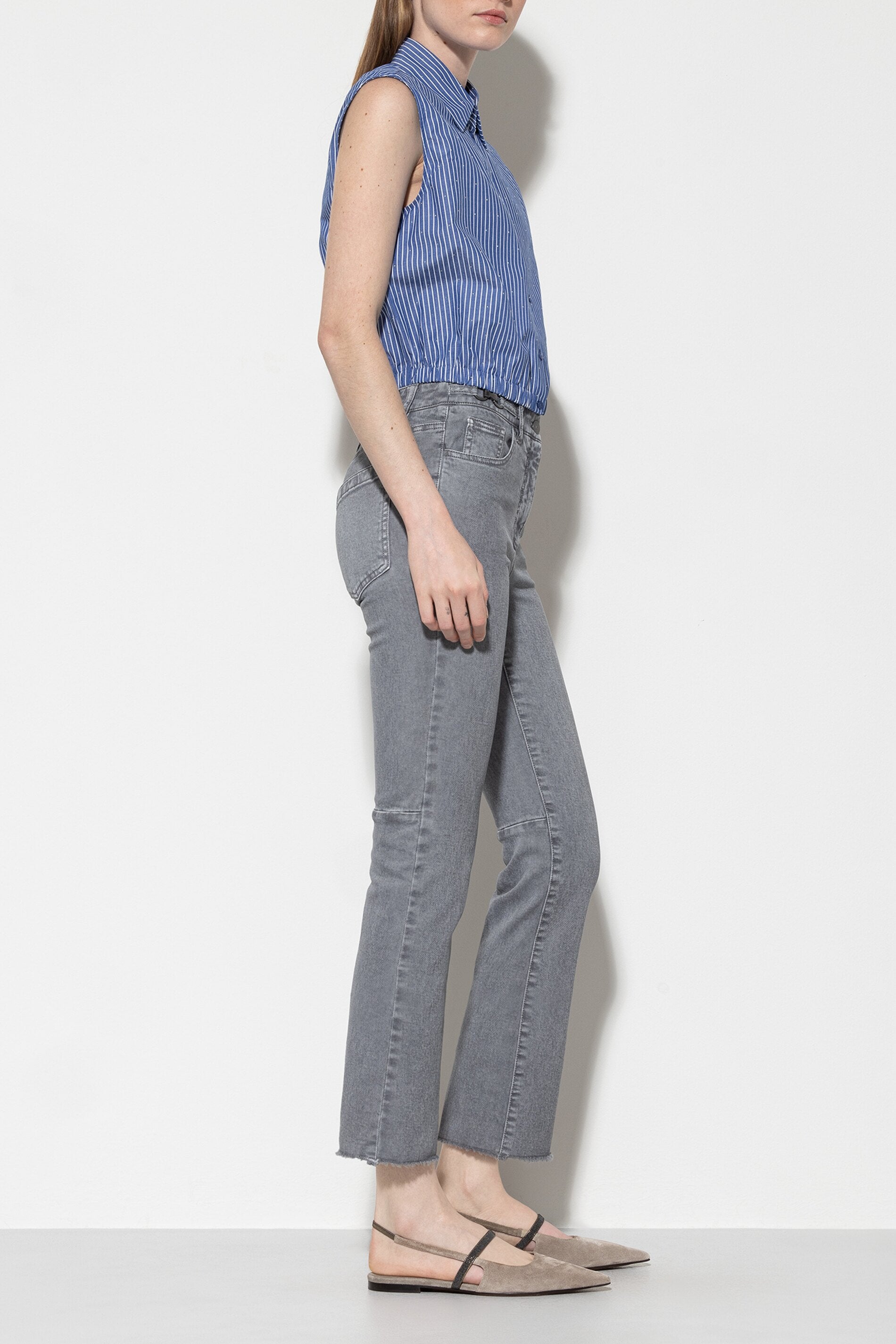 Authentic-Twill-Denim - soft grey - ohne Motiv | Model Seite