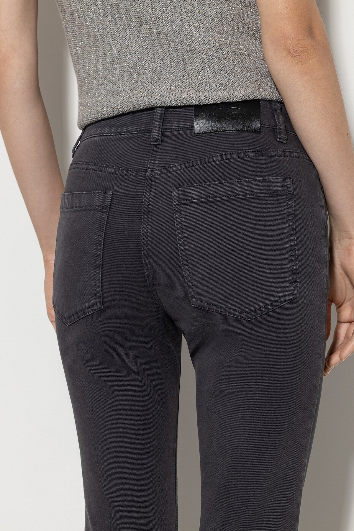 Authentic-Twill-Denim - asphalt - ohne Motiv | Model Detail