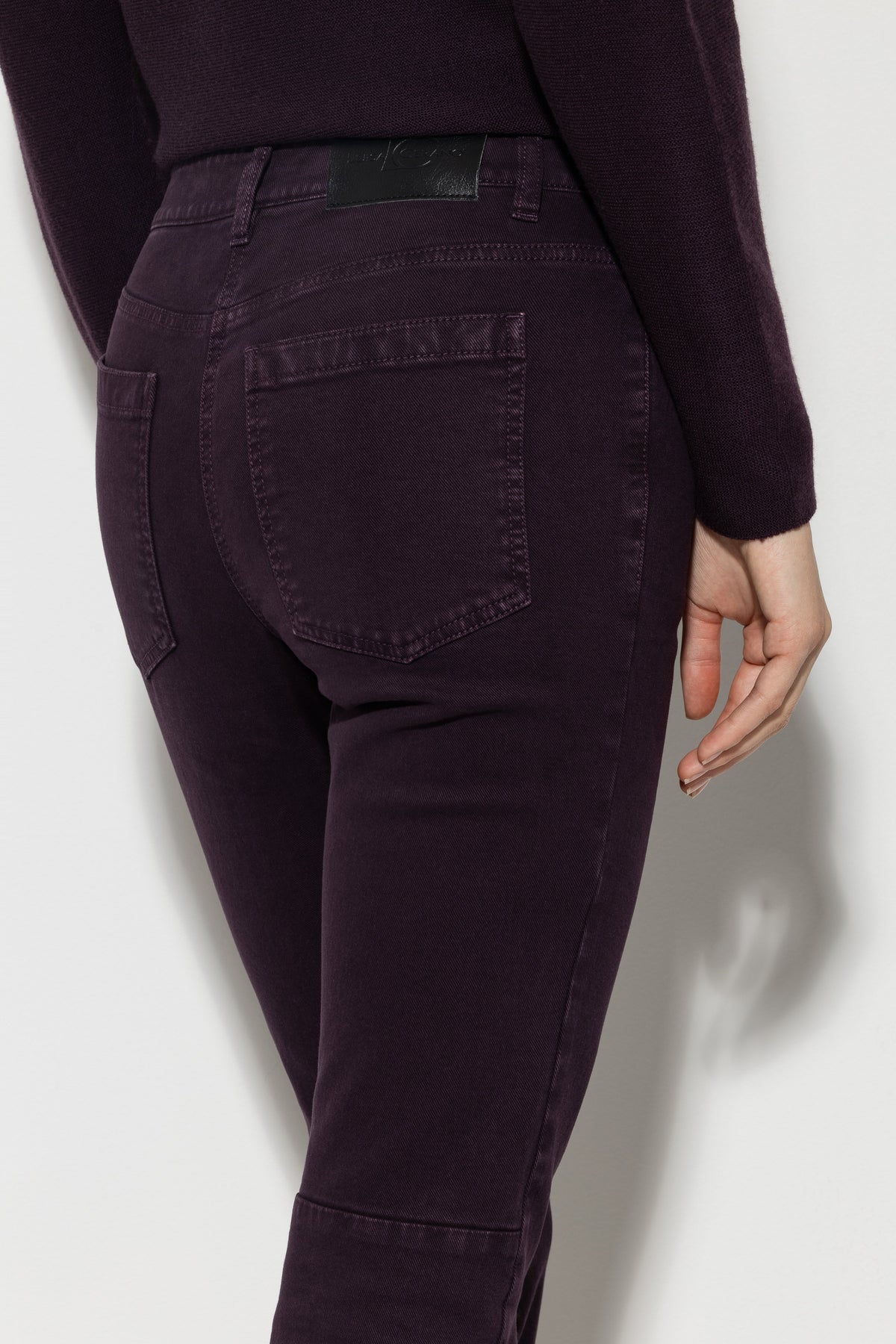 Authentic-Twill-Denim - burgundy - ohne Motiv | Model Detail