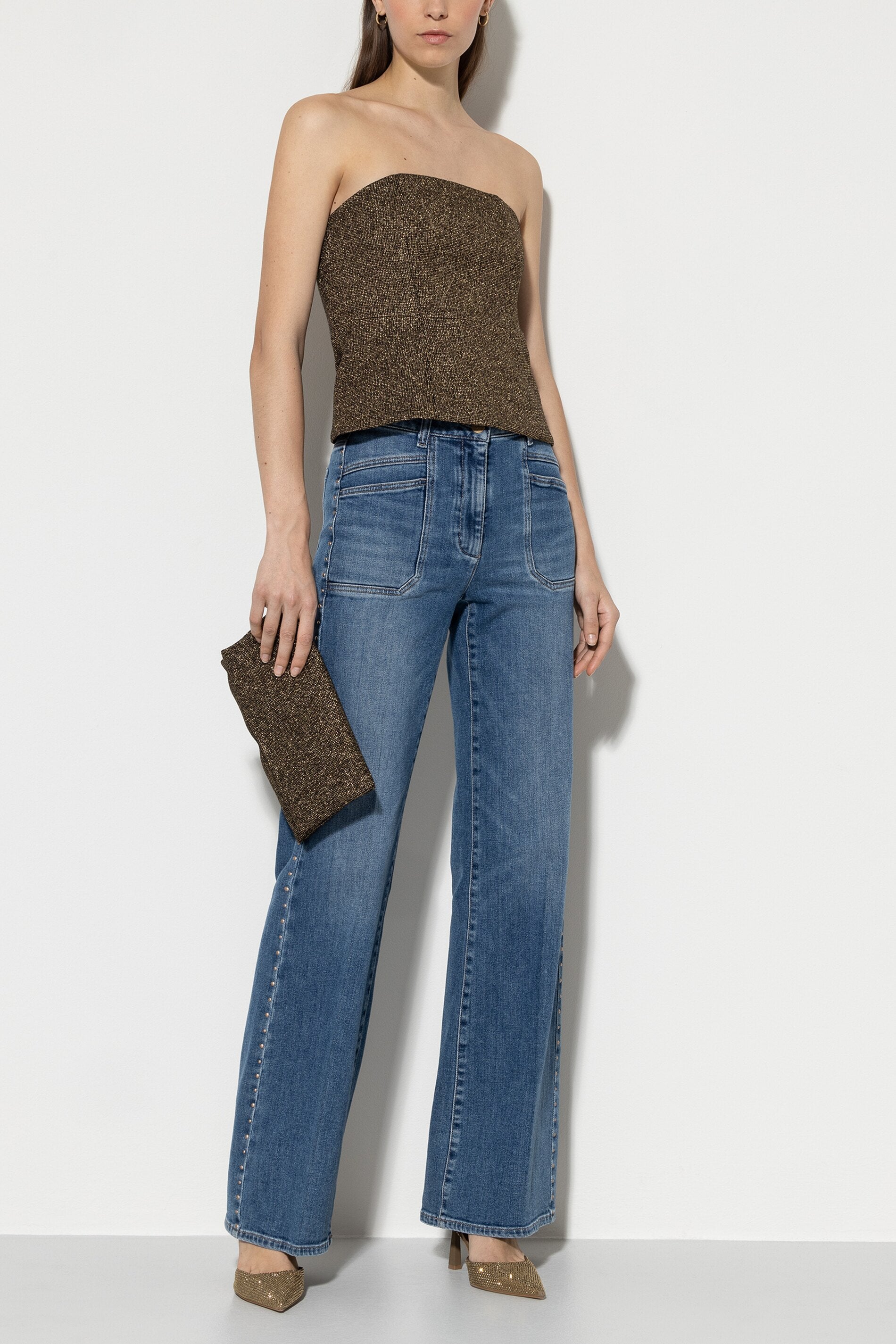 Authentic-Vintage-Denim - denim blue - mit Schmuck | Model Front