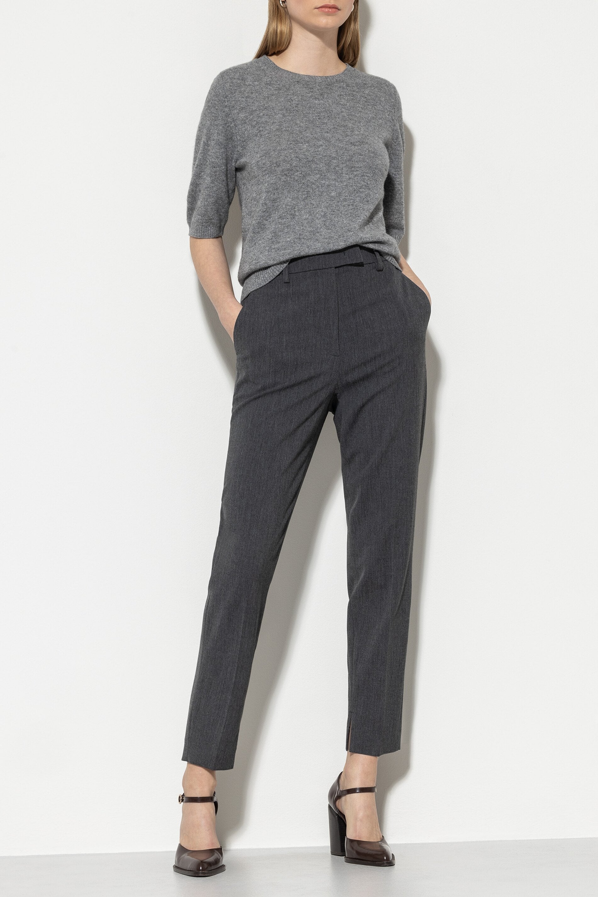 Tapered-Pants aus Kaschmir-Mix - dark grey melange - Standard | Model Front