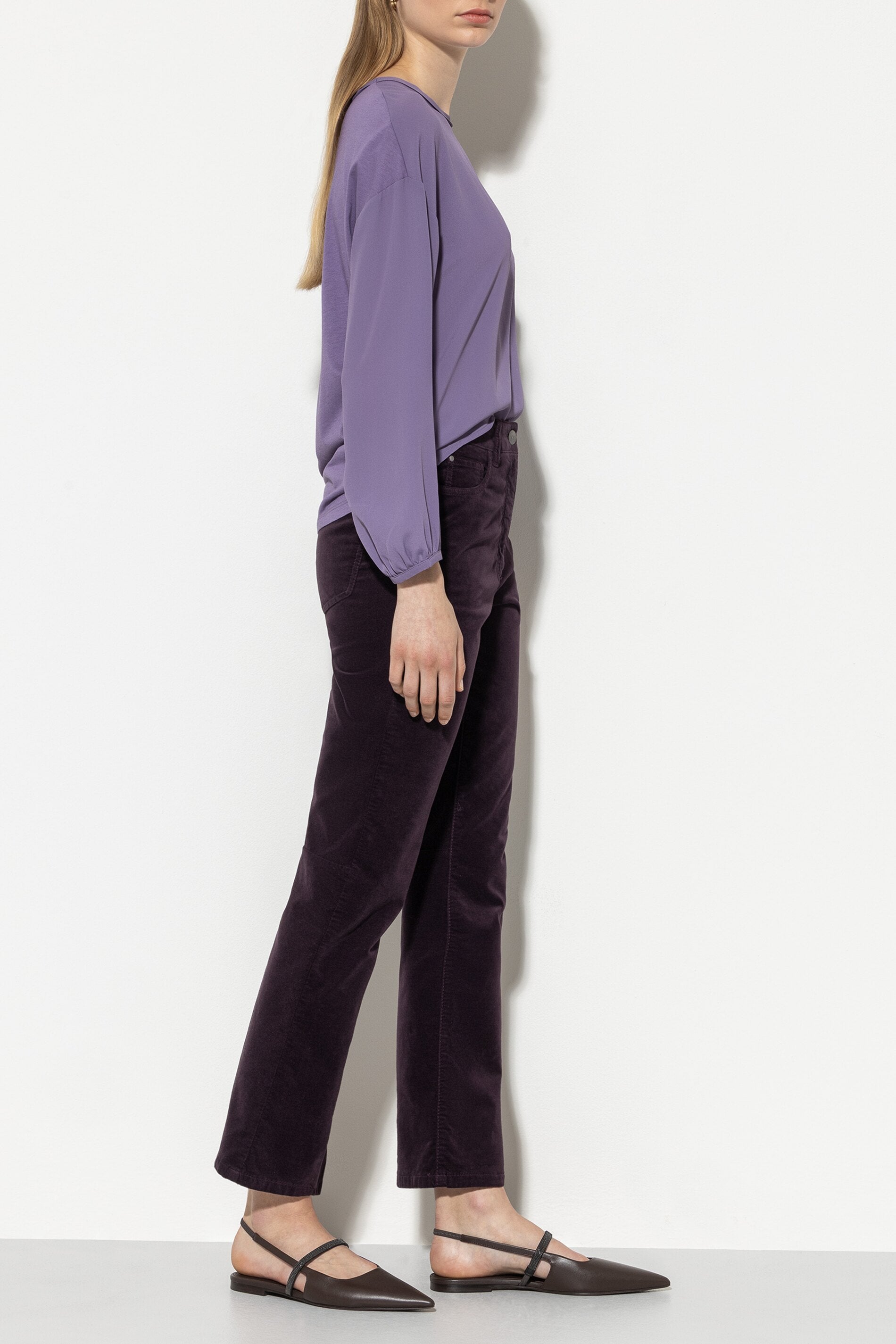 Velvet-Babyflare-Pants - burgundy - Standard | Model Seite