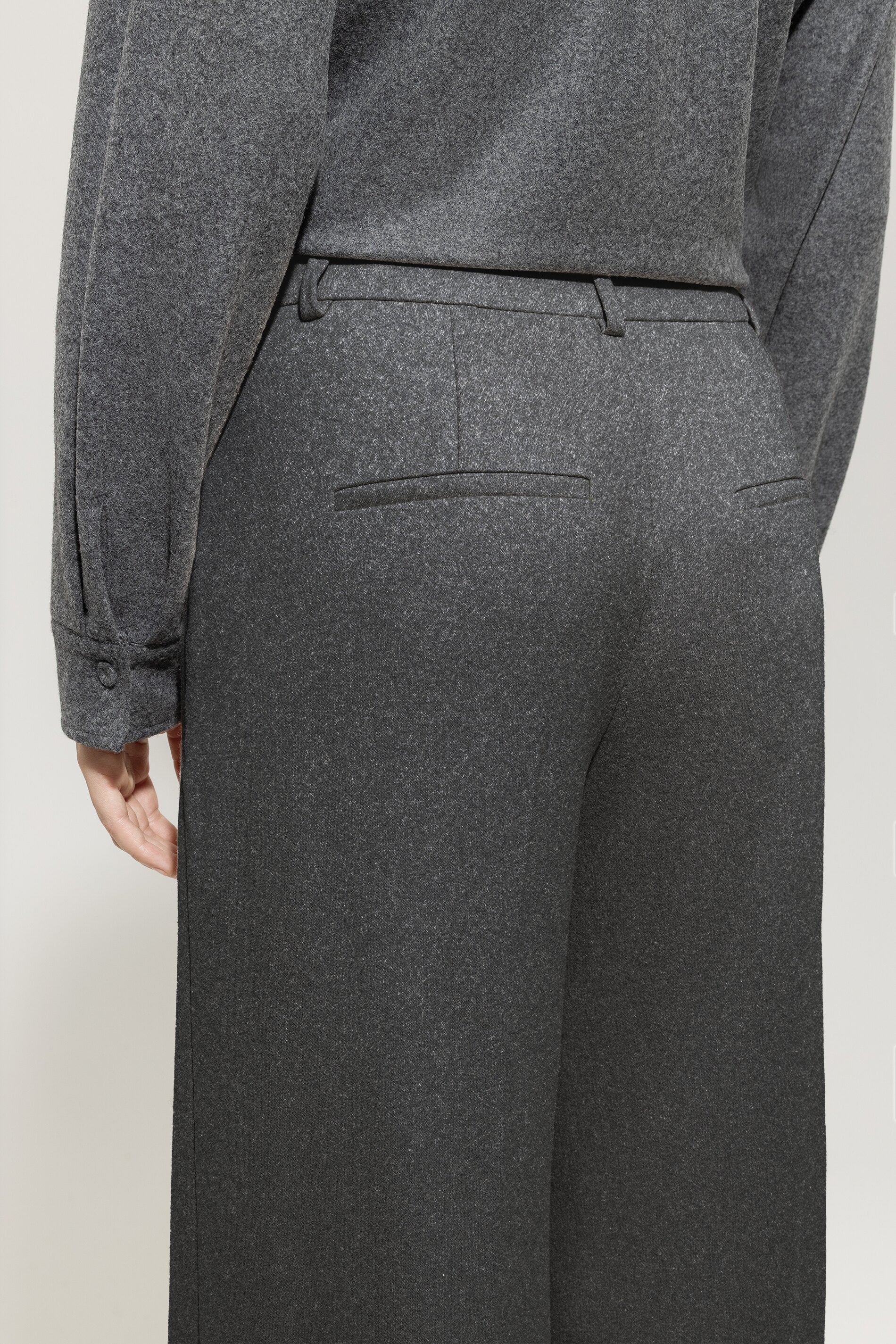 Flanell-Wideleg-Pants - dark grey melange - Standard | Model Detail