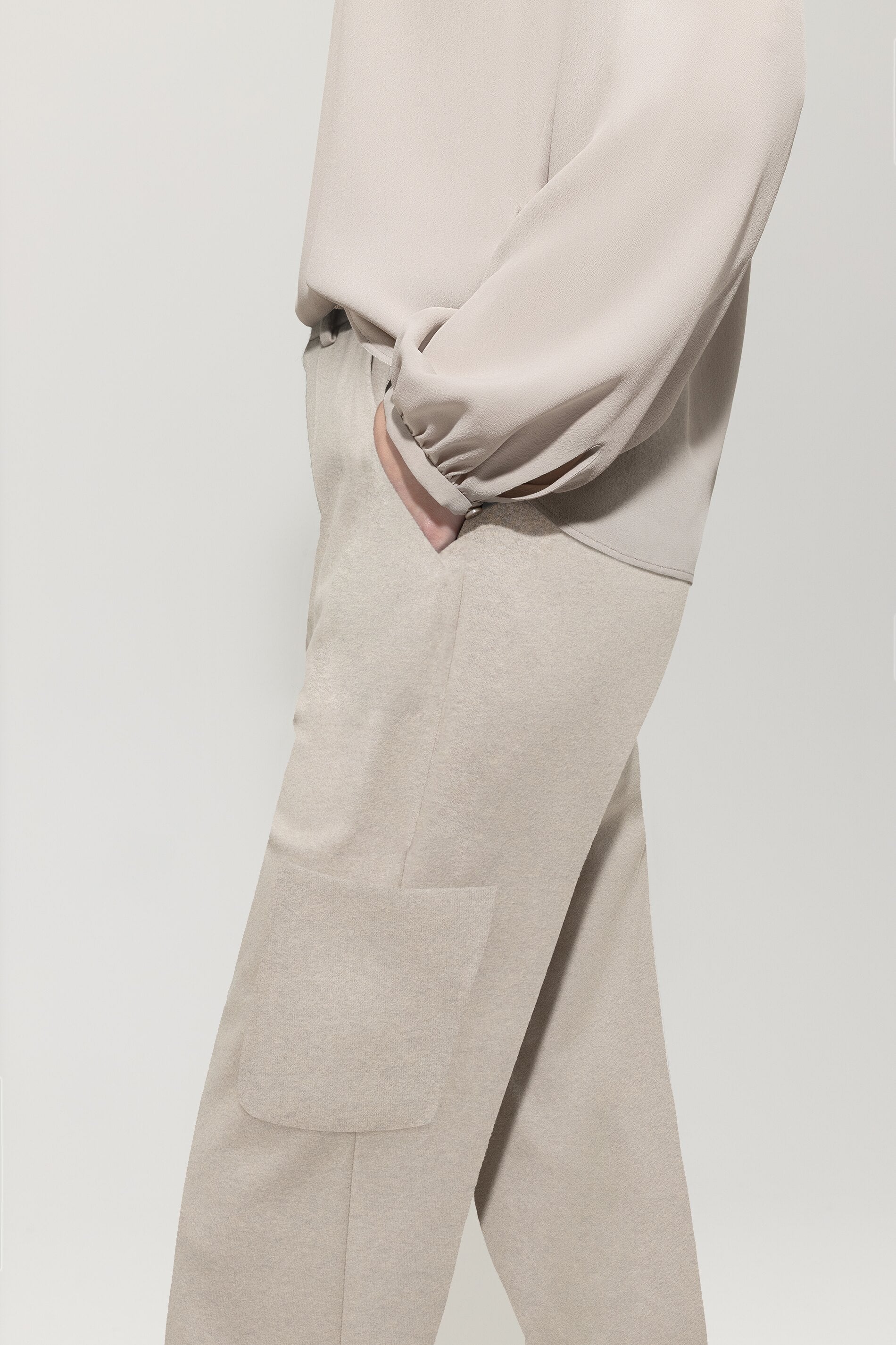Tapered-Flanell-Joggpants - oyster - Standard | Model Detail