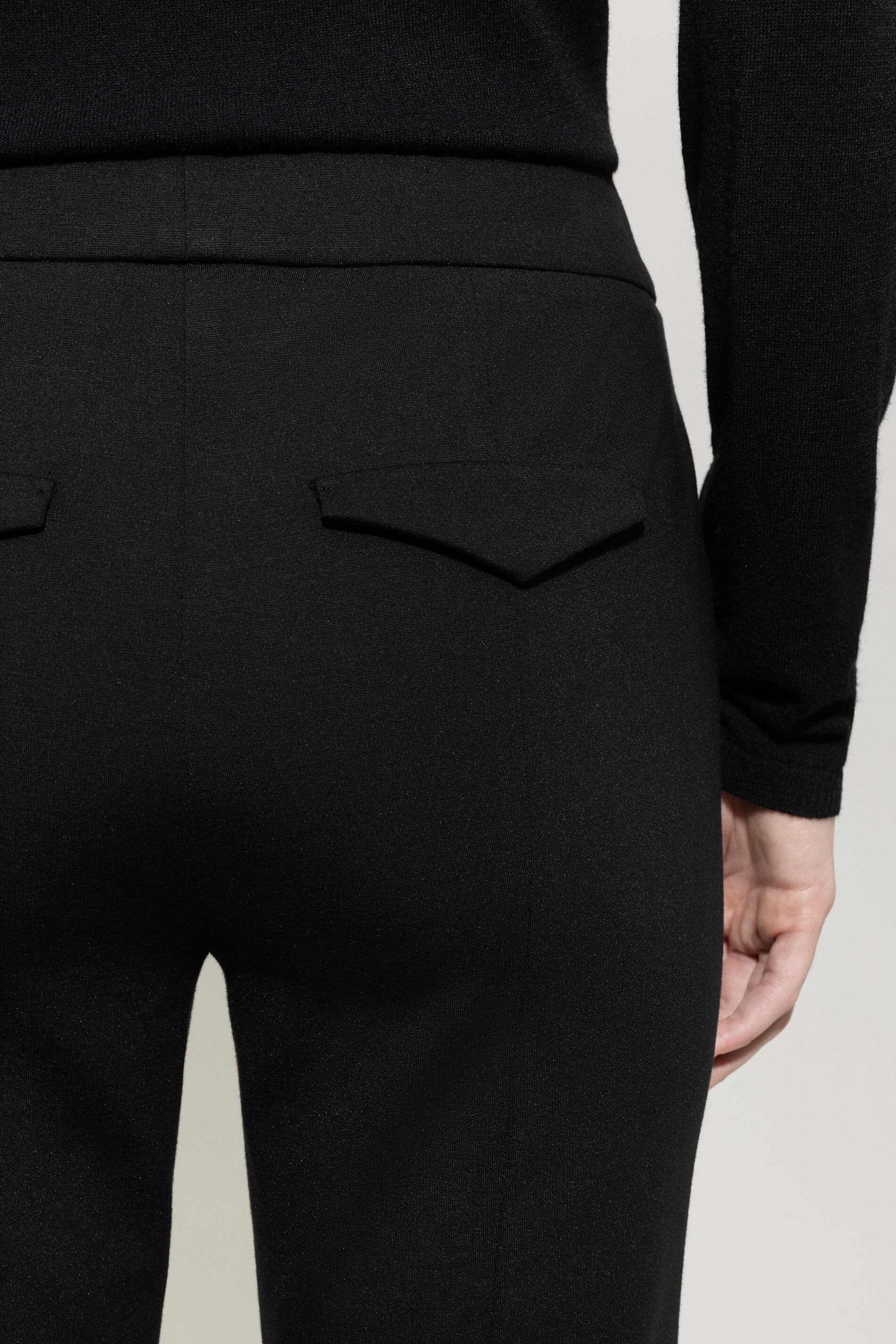 Joggpants aus Punto-Milano - deep black - Standard | Model Detail