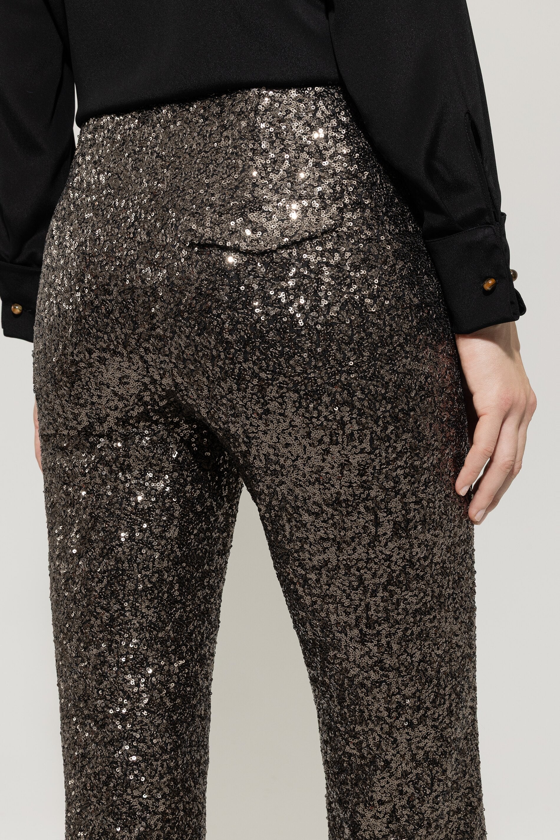 Flared-Pants mit Pailletten - urban grey - Standard | Model Detail