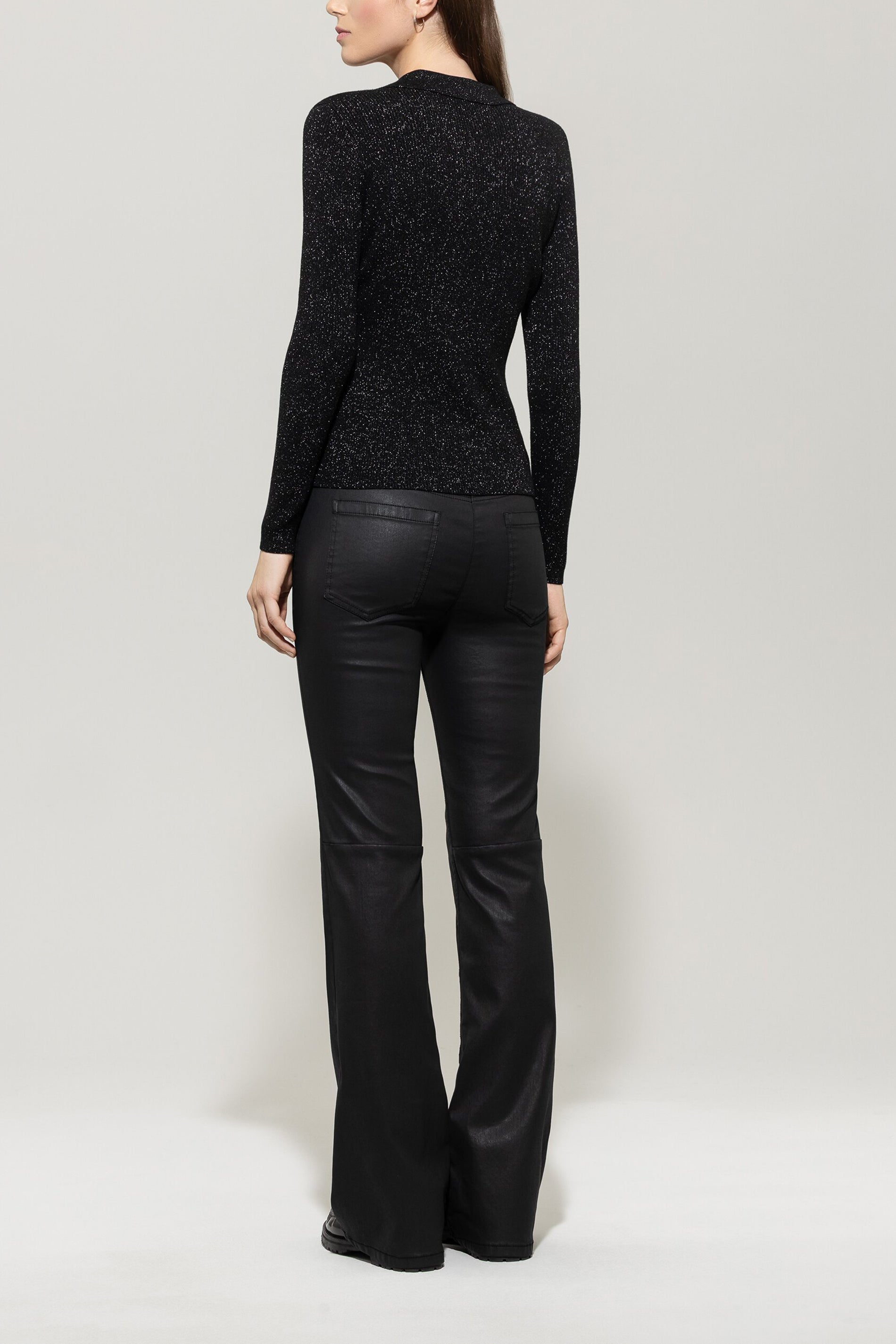 Flared-Pants in Leder-Optik - deep black - Standard | Model Rück