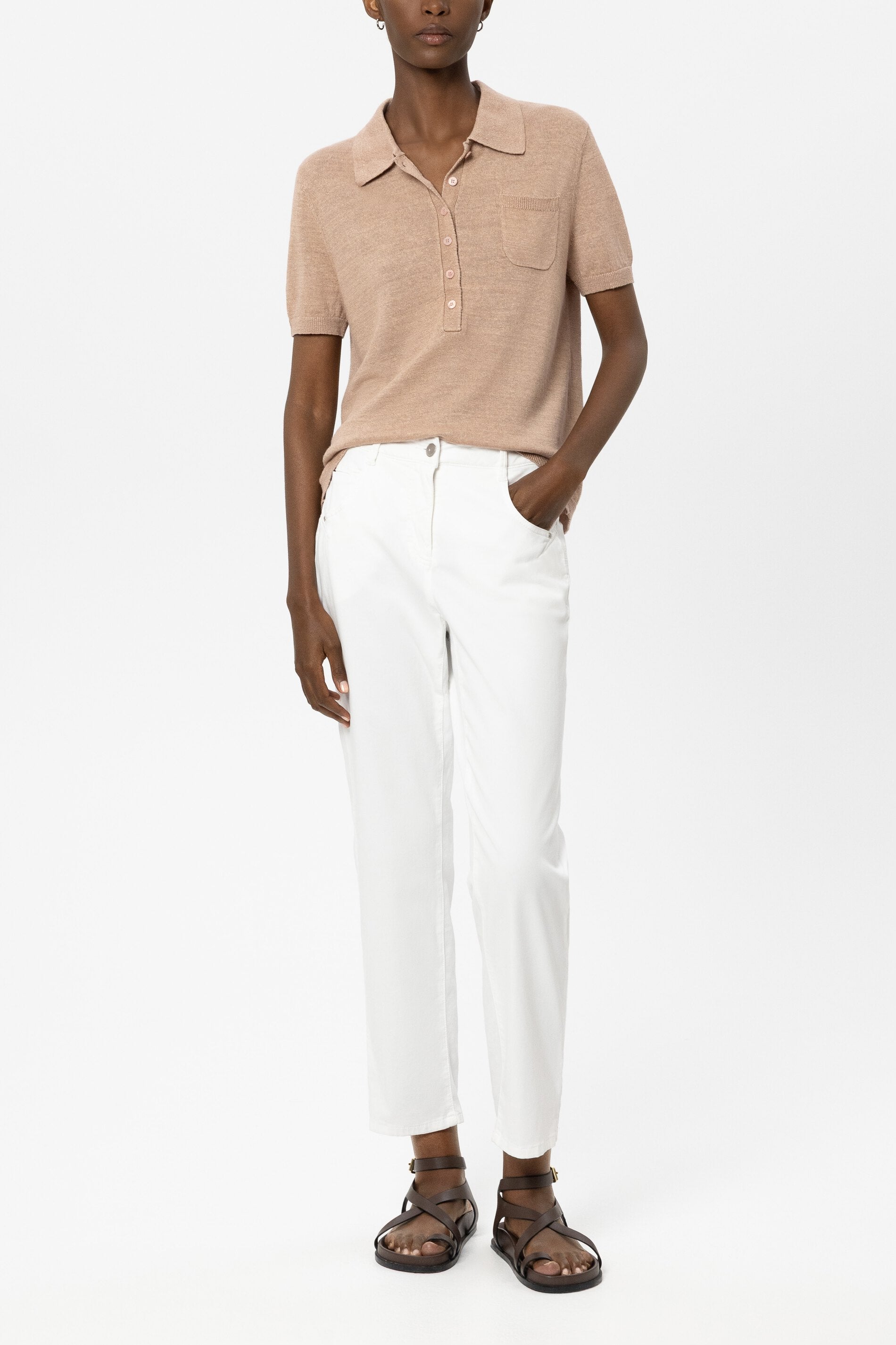 High-Stretch-Tapered-Denim - white - Standard | Model Front