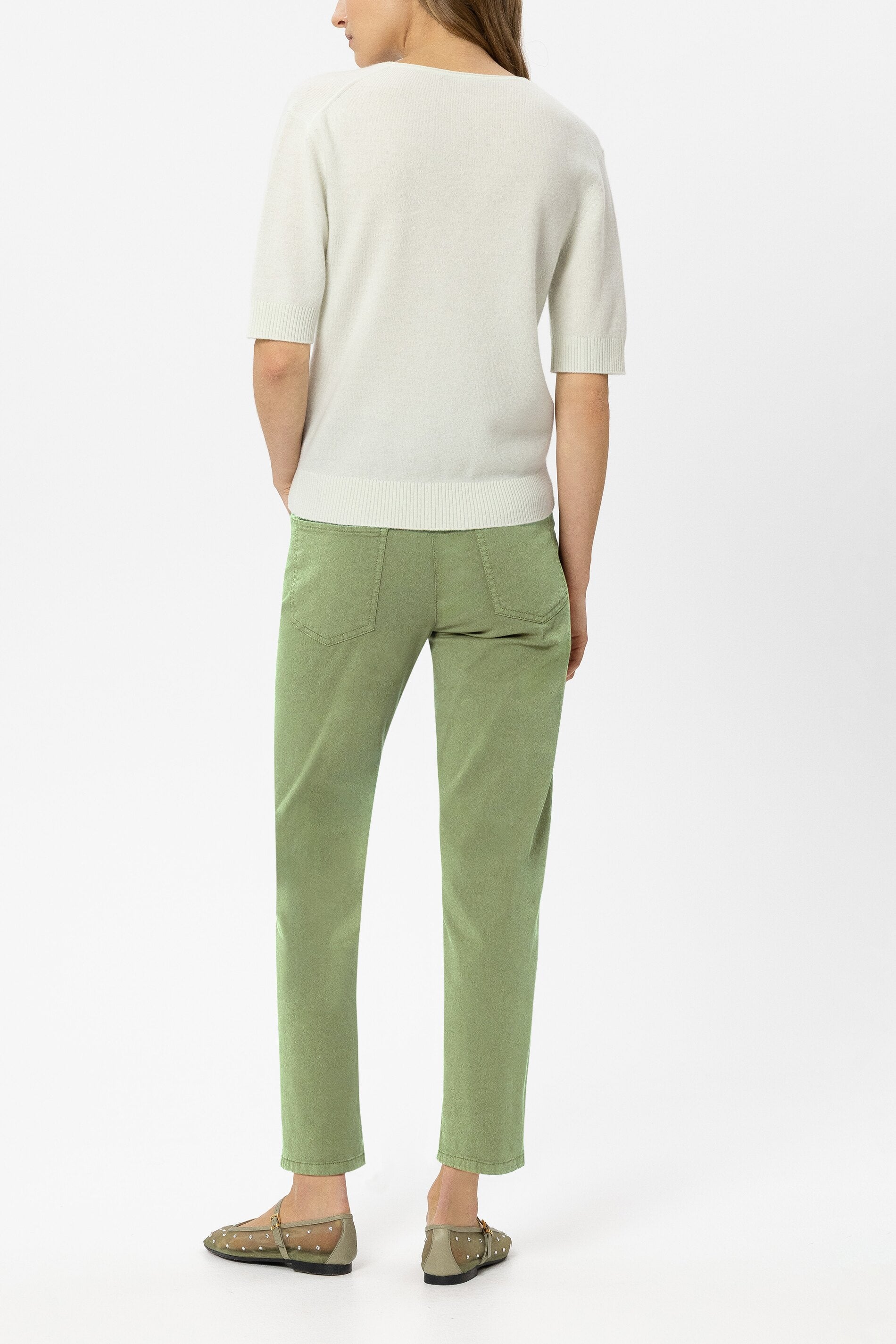 High-Stretch-Tapered-Denim - moss green - Standard | Model Rück