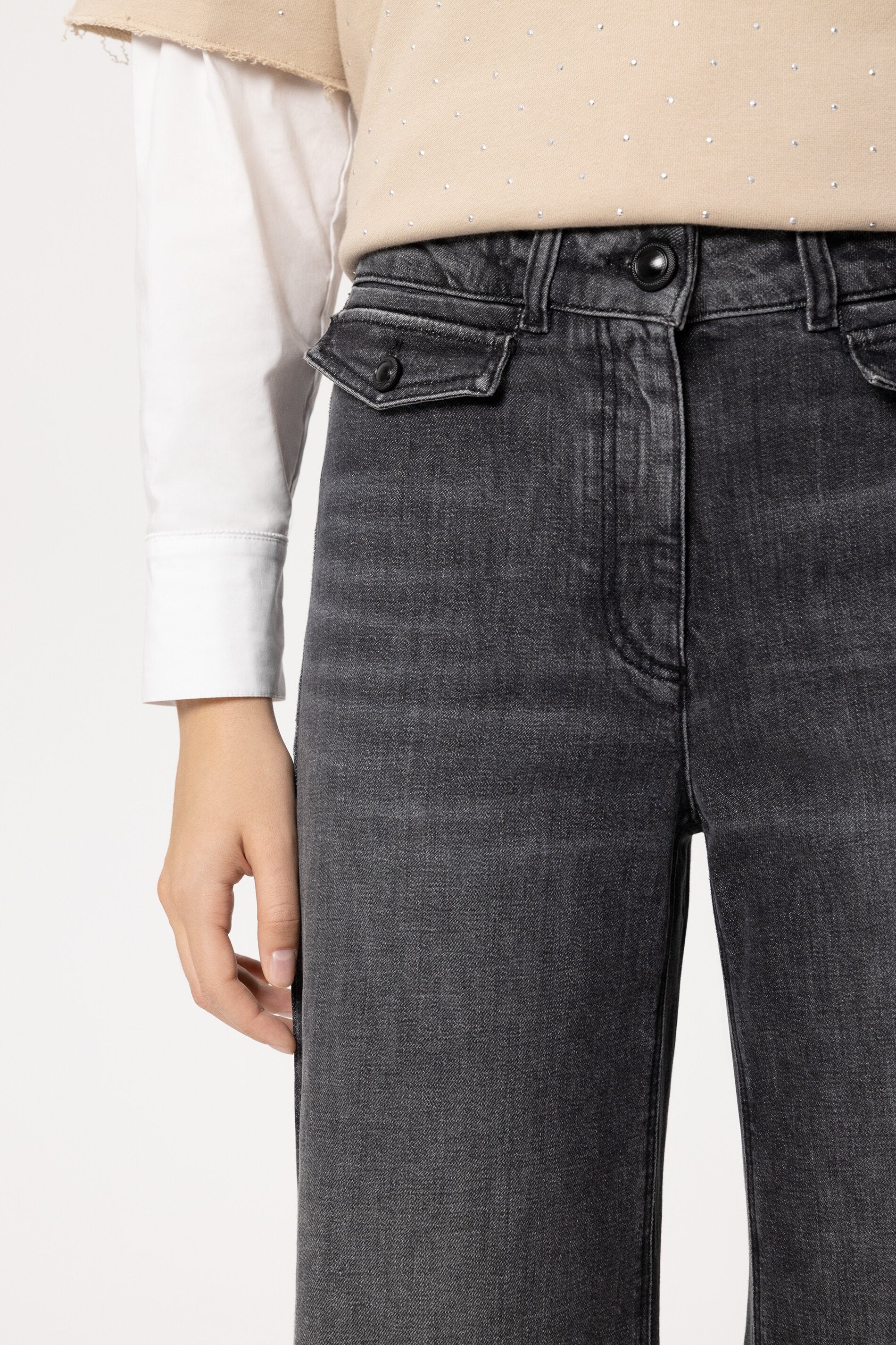 Authentik-Wideleg-Denim - pure black - Standard | Model Detail