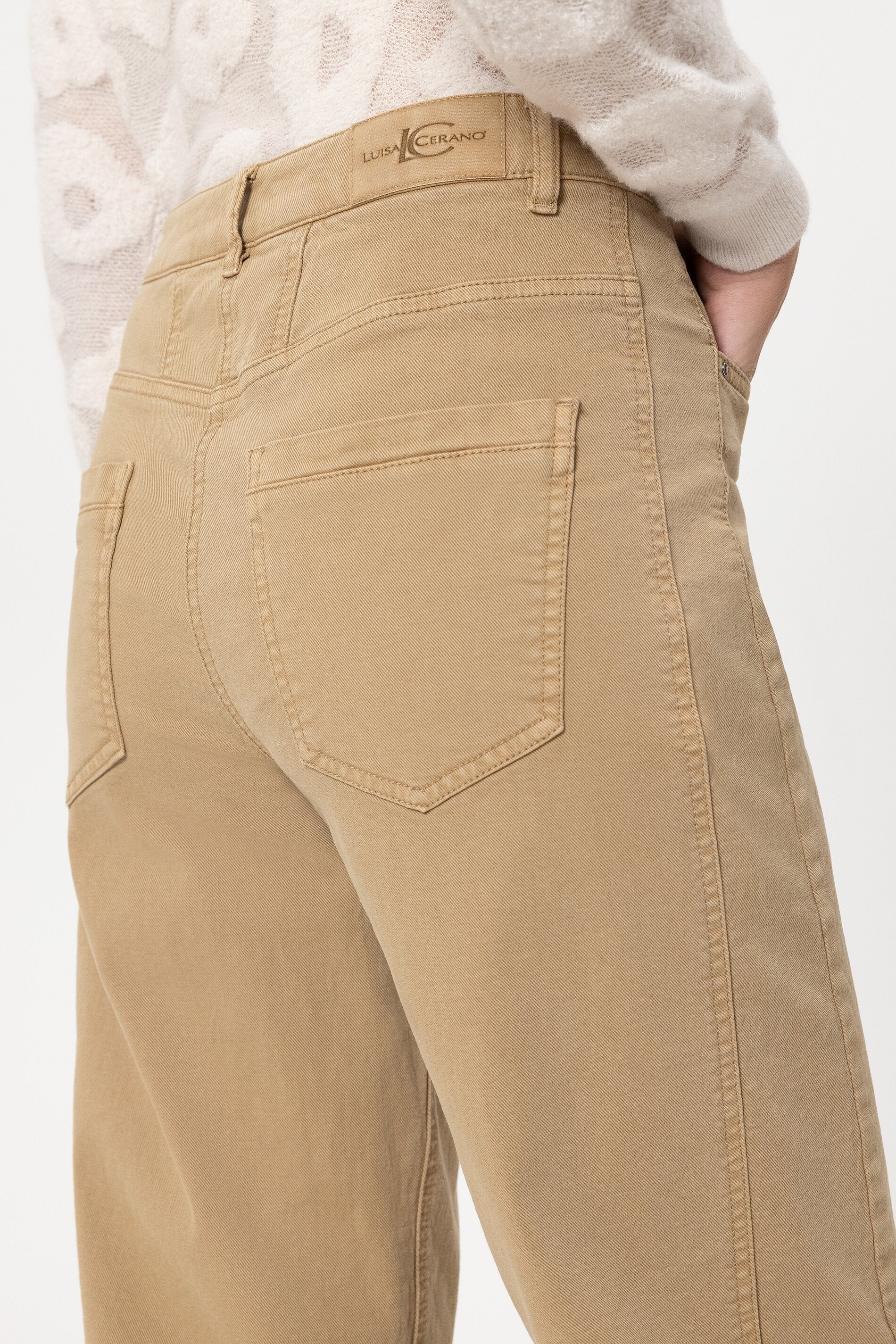 Authentic-Barrelleg-Denim - golden camel - Standard | Model Detail