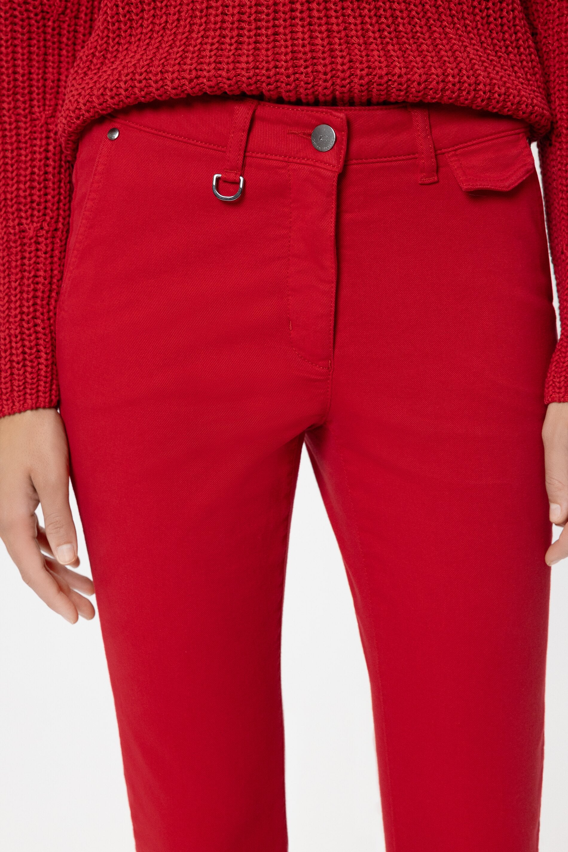 Authentic-Flared-Denim - cherry red - Standard | Model Detail