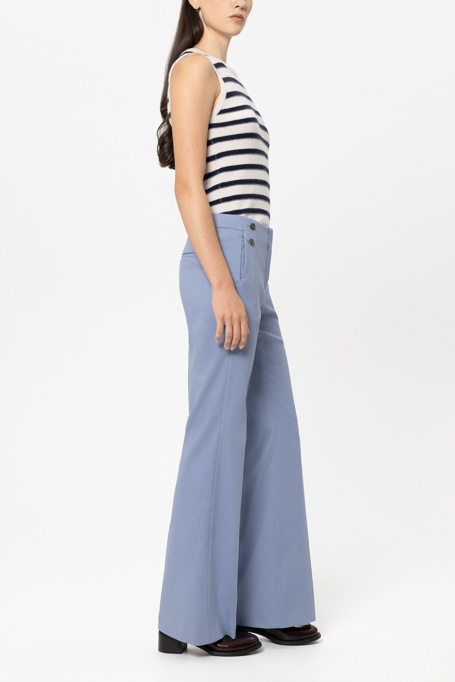 Gabardine-Flared-Pants - casual blue - Standard | Model Seite