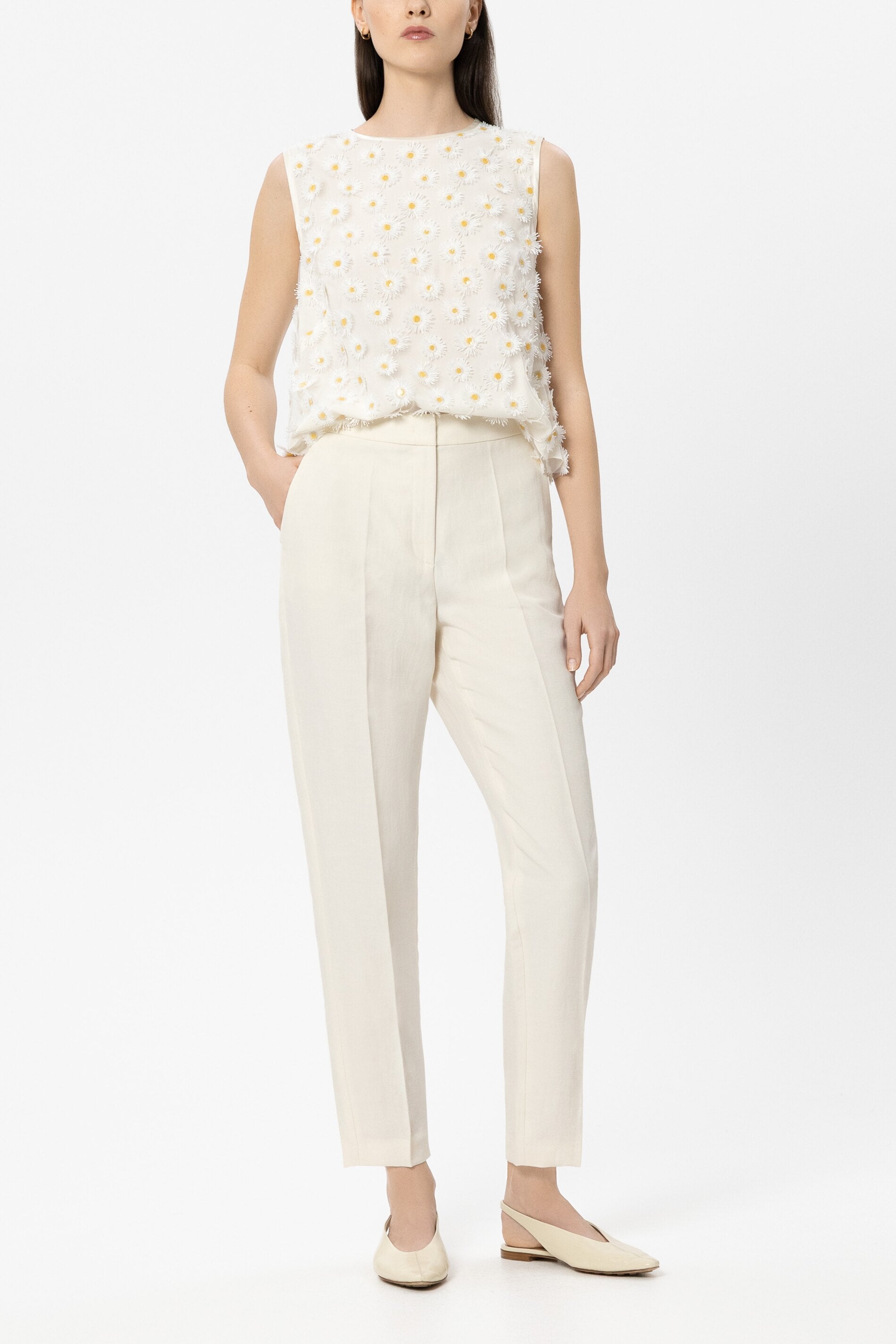 Tapered-Pants aus Leinen-Mix - milk - Standard | Model Front