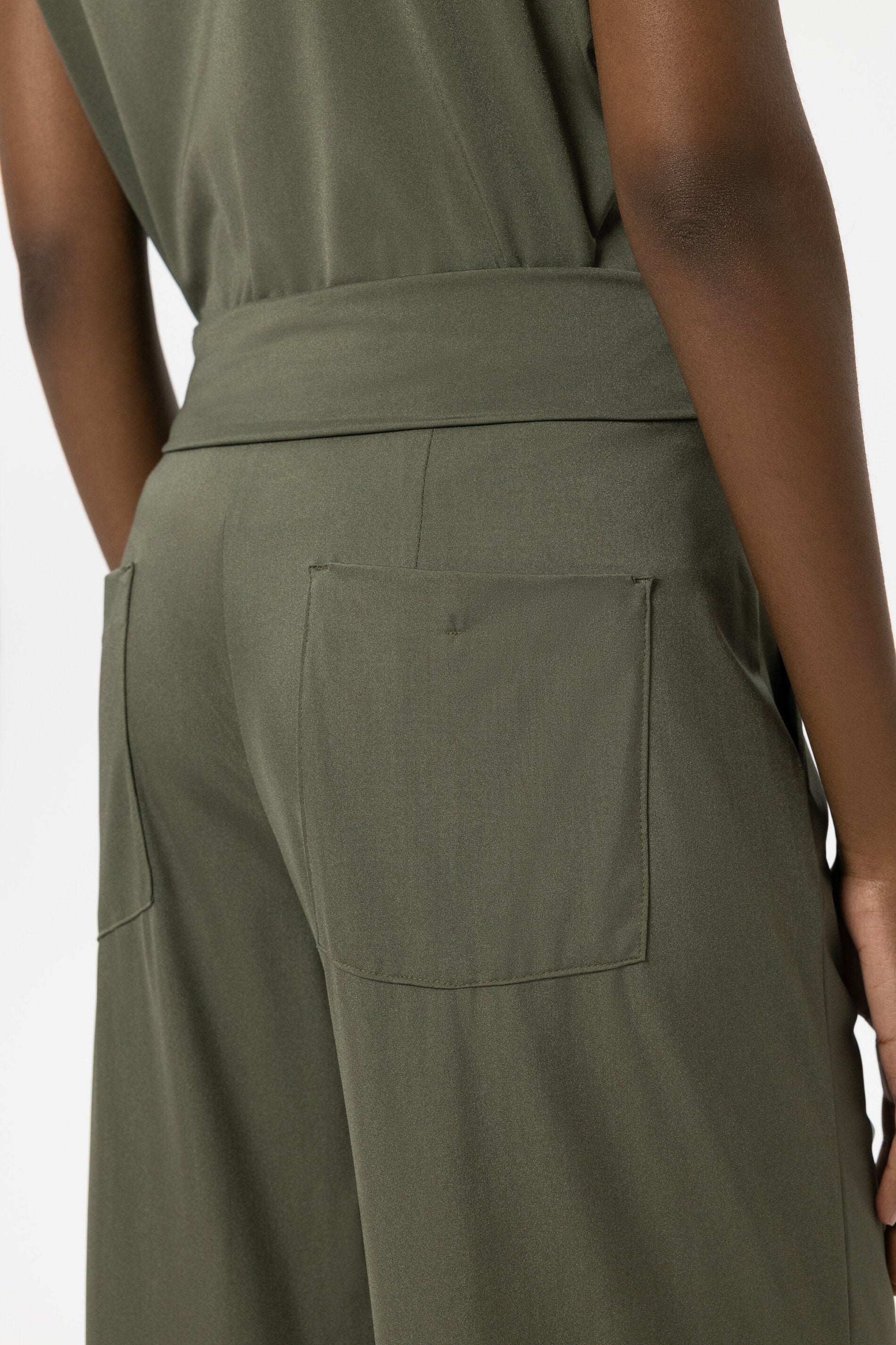 Softshell-Wideleg-Pants - khaki - Standard | Model Detail