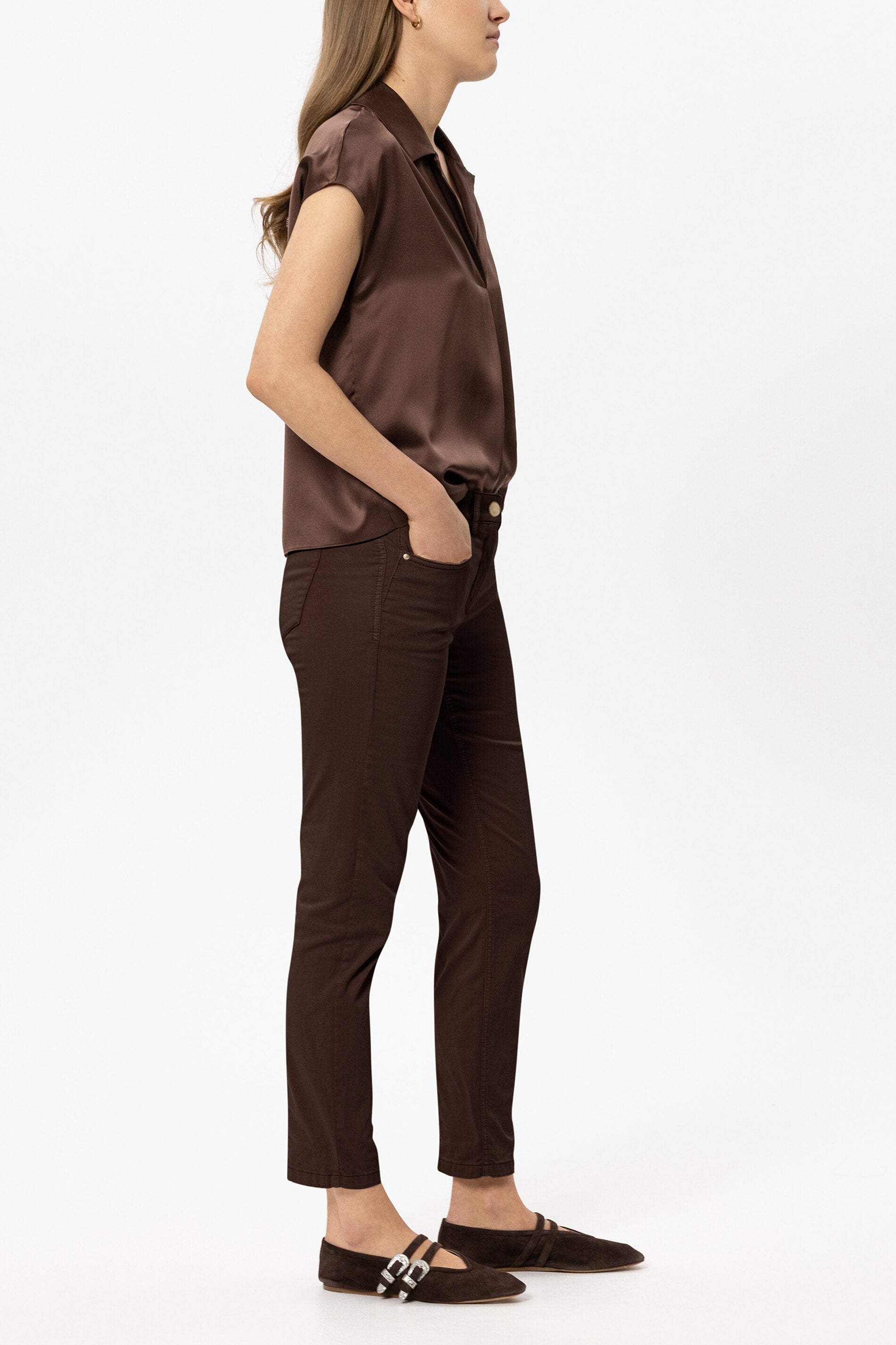 High-Stretch-Colour-Denim - marone - Standard | Model Seite