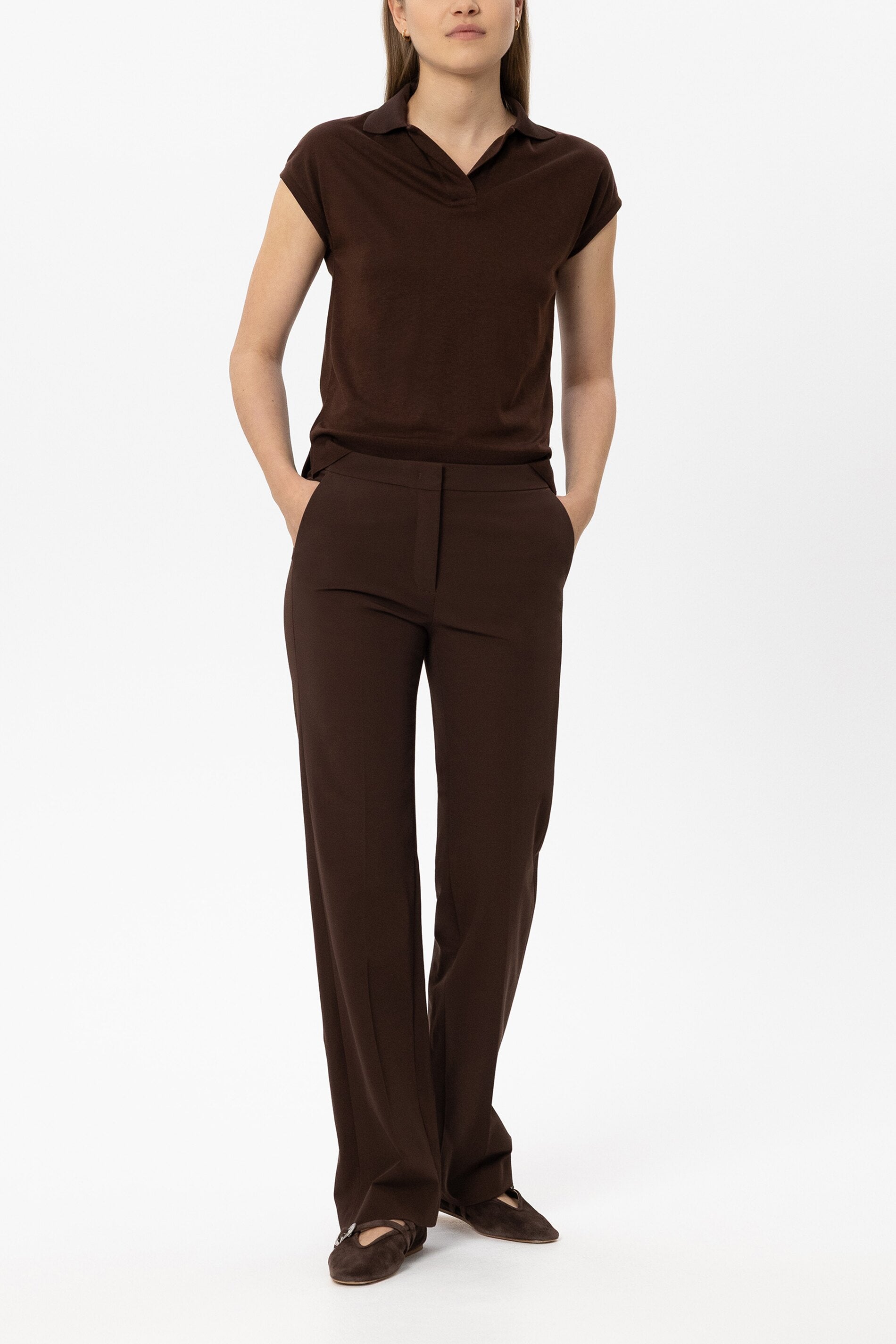 Stretch-Pants mit Bunddetails - marone - Standard | Model Front