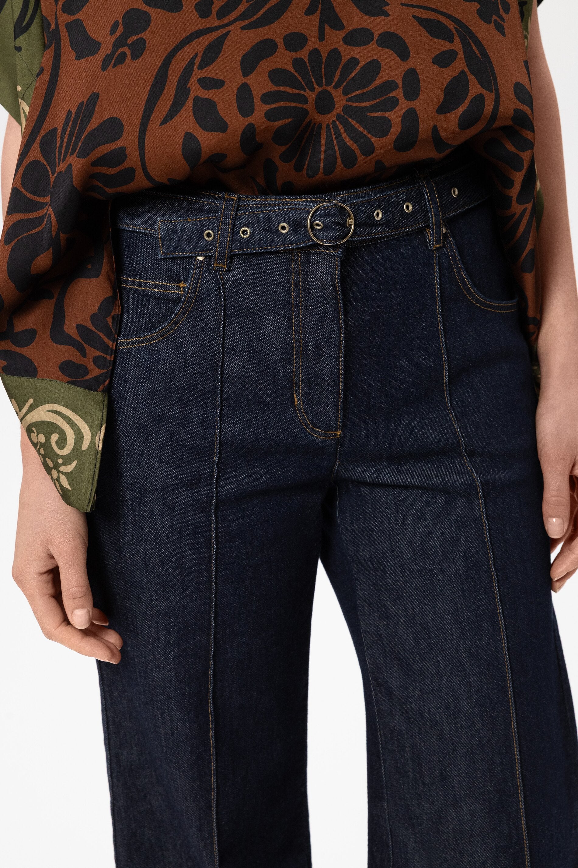 Authentic-Flared-Denim - multi - Standard | Model Detail