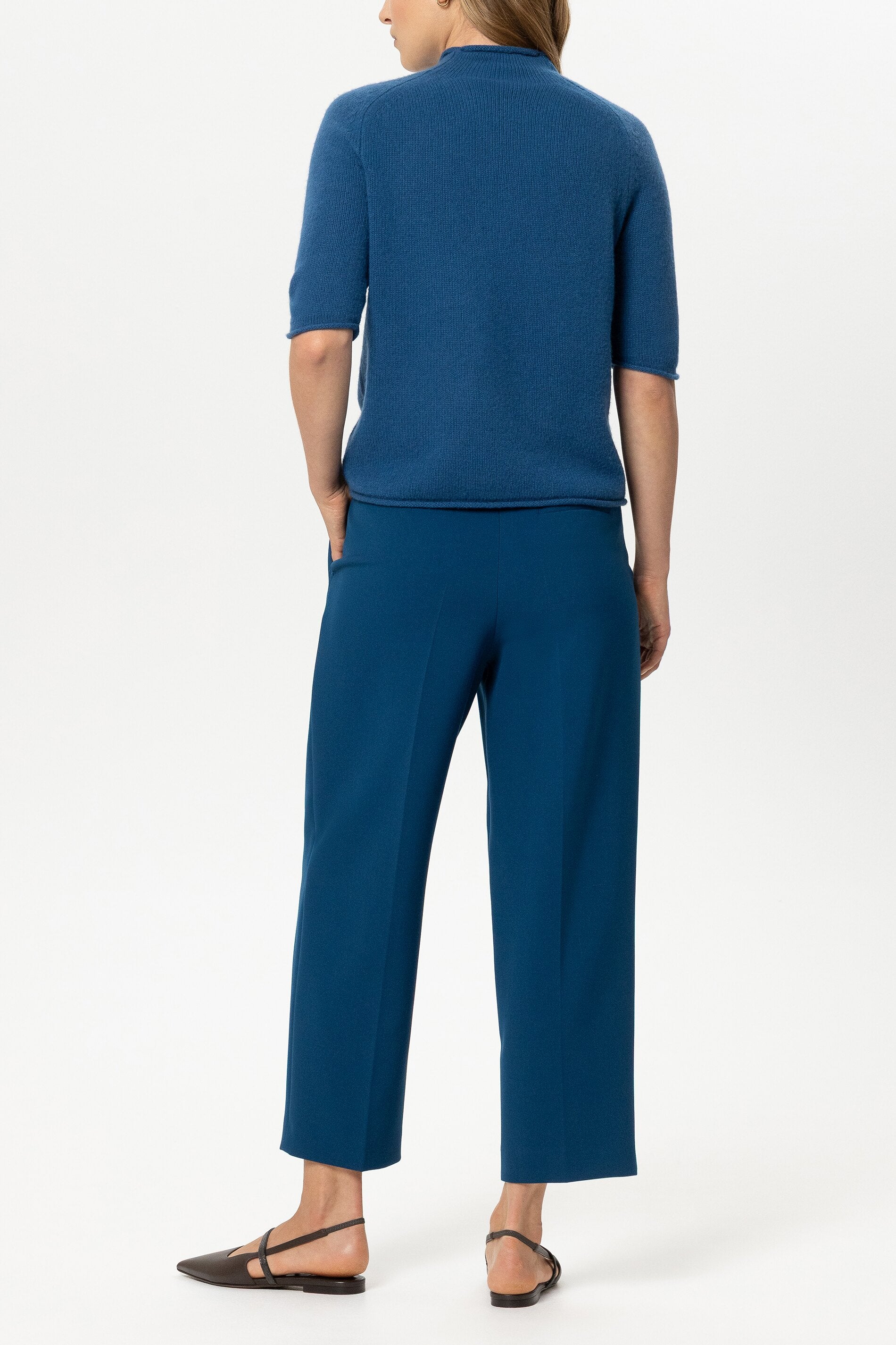 Tapered-Pants mit Bundfalten - sapphire - Standard | Model Rück