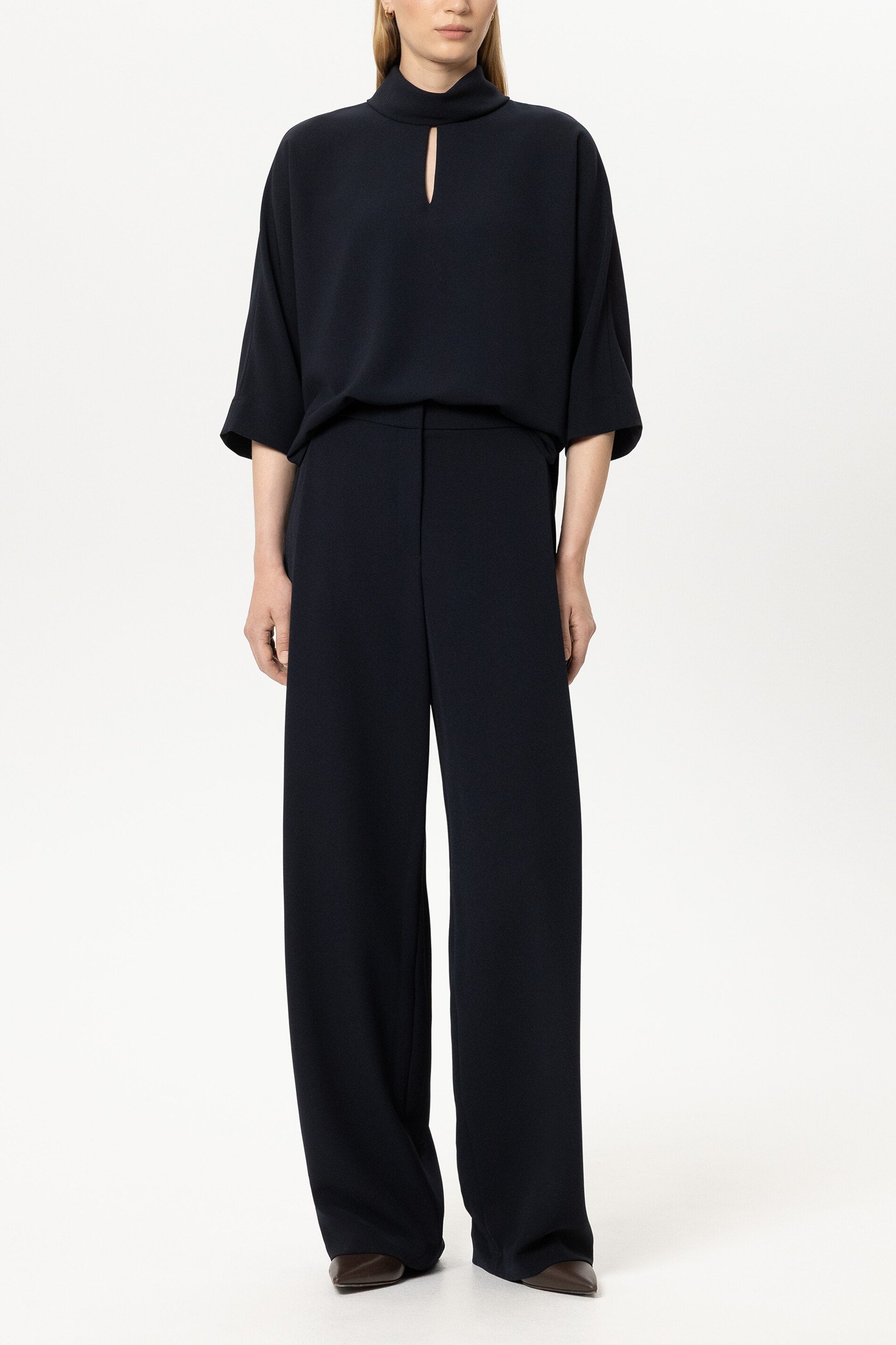 Wideleg-Pants mit Bundfalten - winter navy - Standard | Model Front