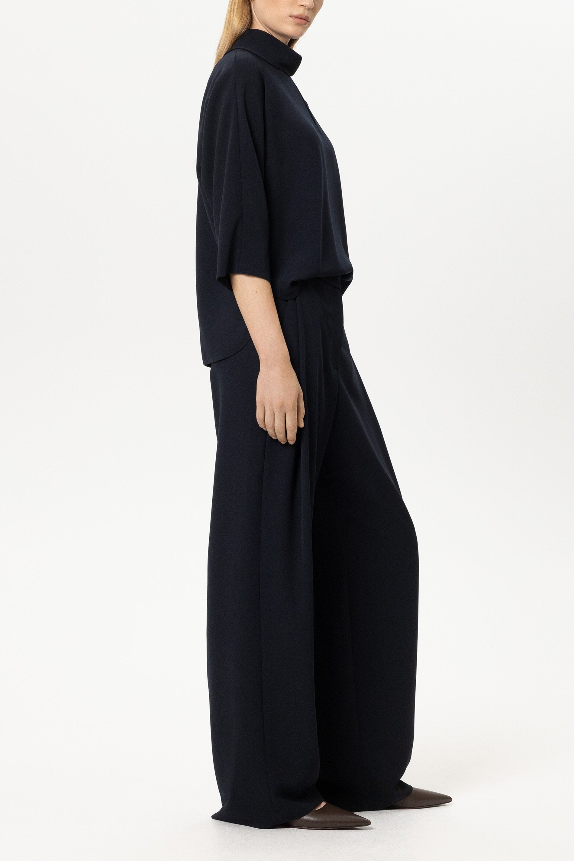 Wideleg-Pants mit Bundfalten - winter navy - Standard | Model Seite
