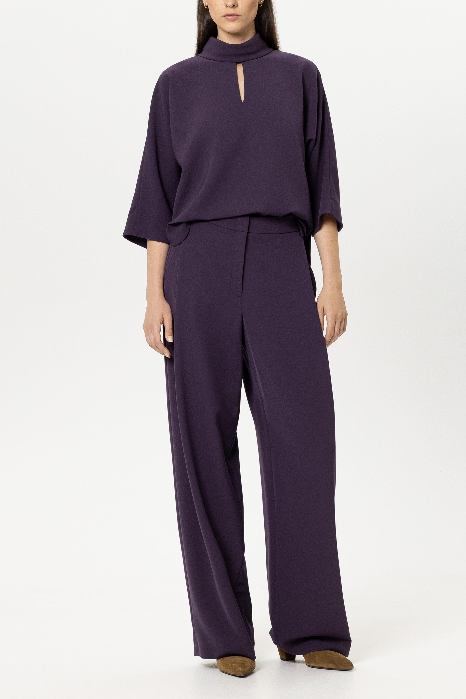 Wideleg-Pants mit Bundfalten - plum - Standard | Model Front