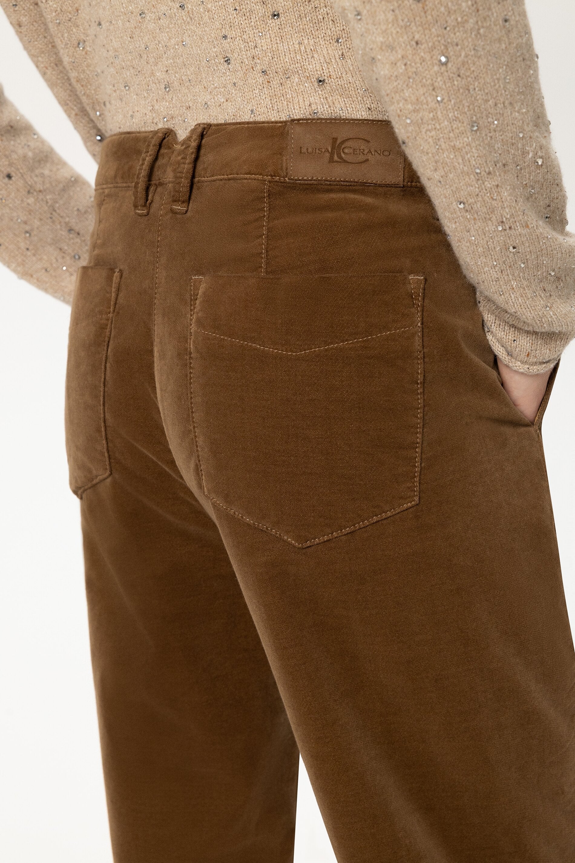 Barrelleg-Velvet-Pants - caramel - Standard | Model Detail