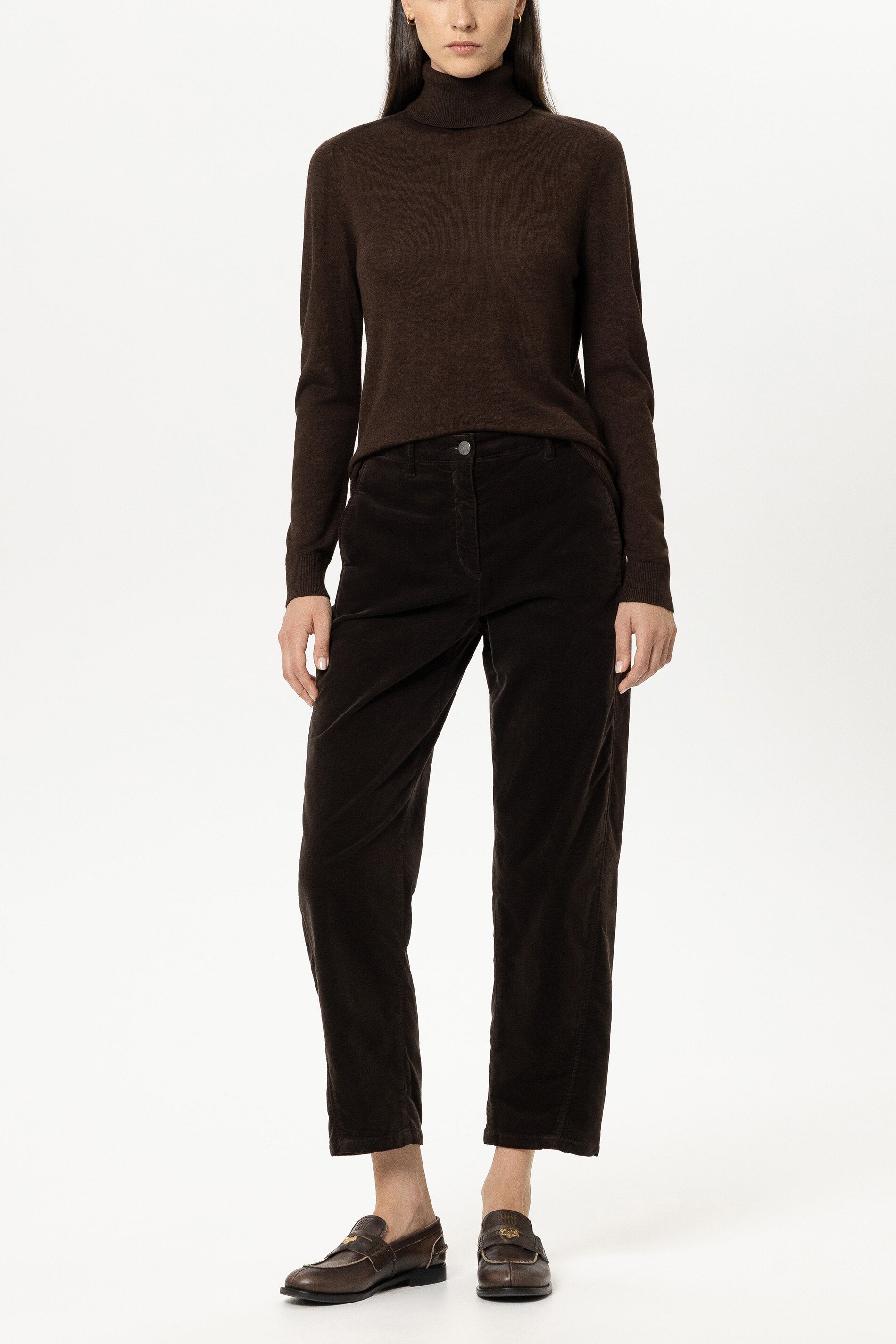 Barrelleg-Velvet-Pants - truffle - Standard | Model Front