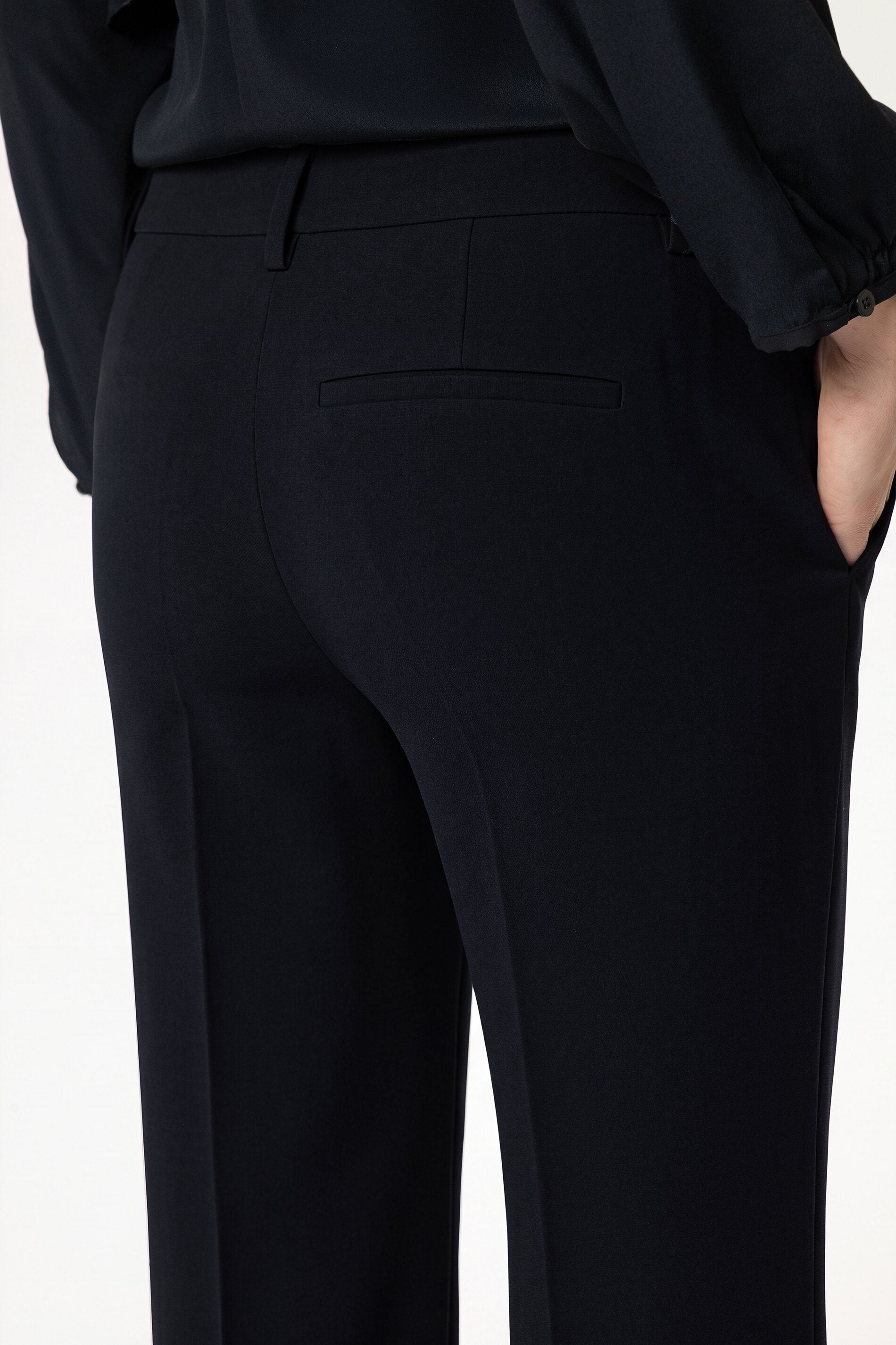 Bootleg-Pants - winter navy - Standard | Model Detail