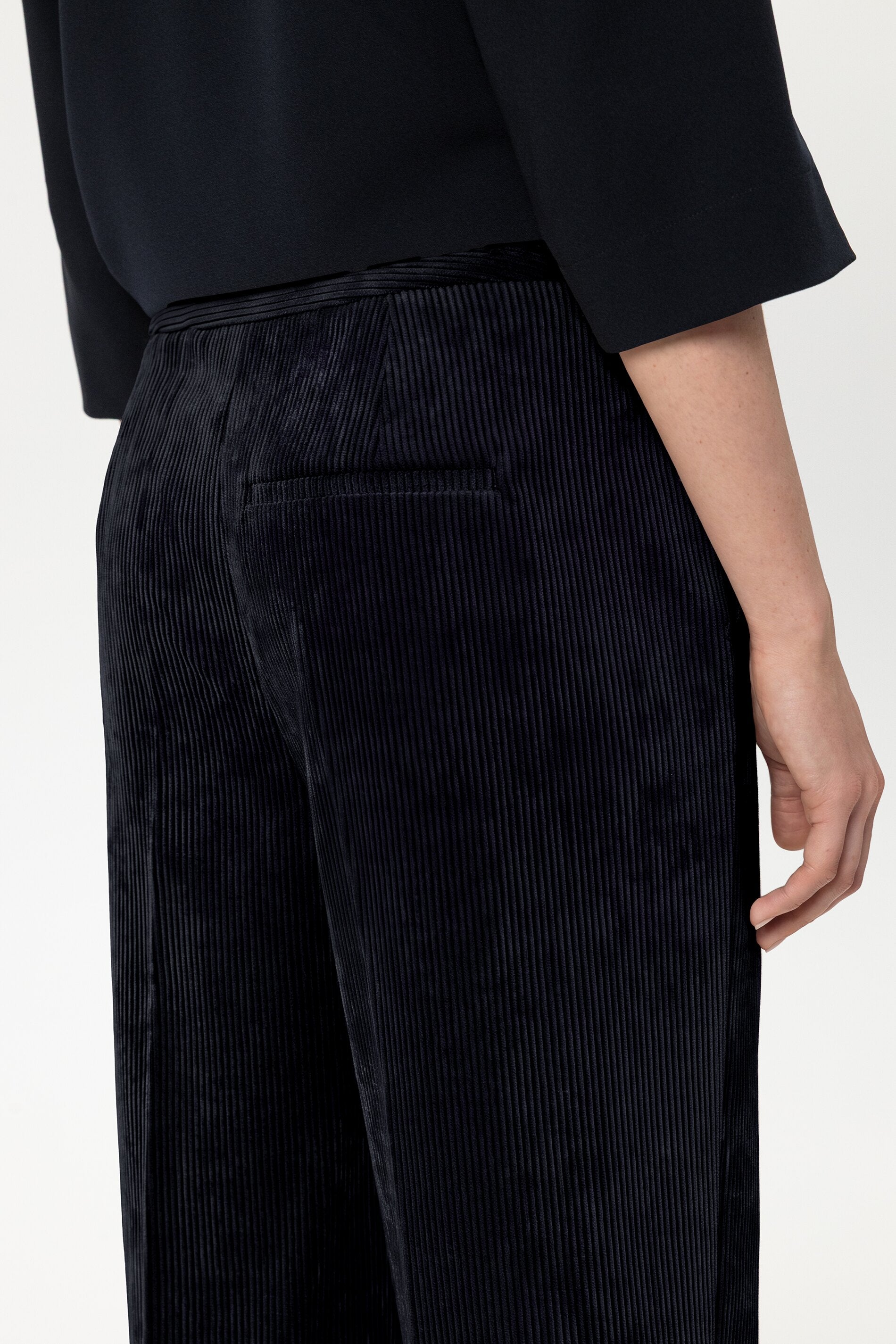Cord-Wideleg-Pants - winter navy - Standard | Model Detail