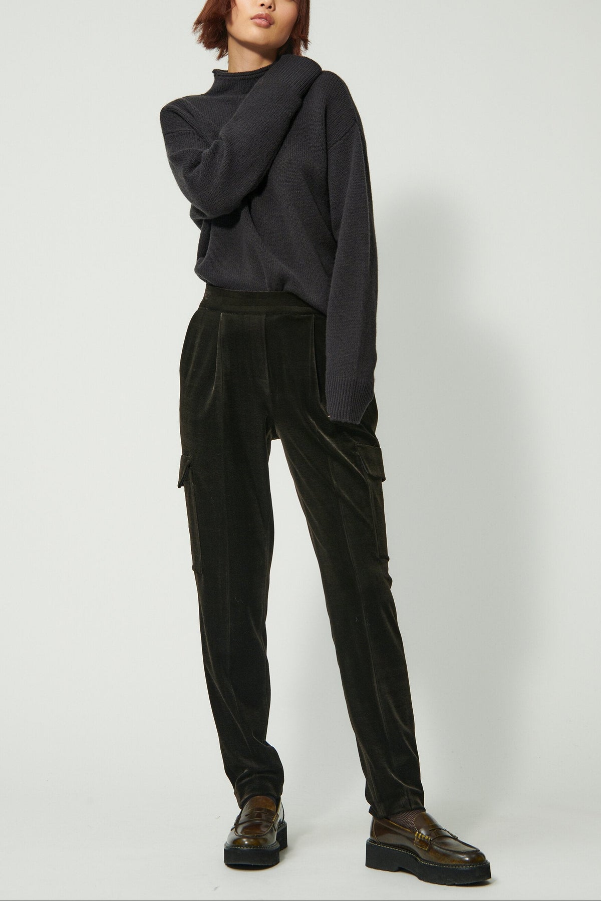 Cargo-Velvet-Pants - the two tone gabardine - Standard | Model Front