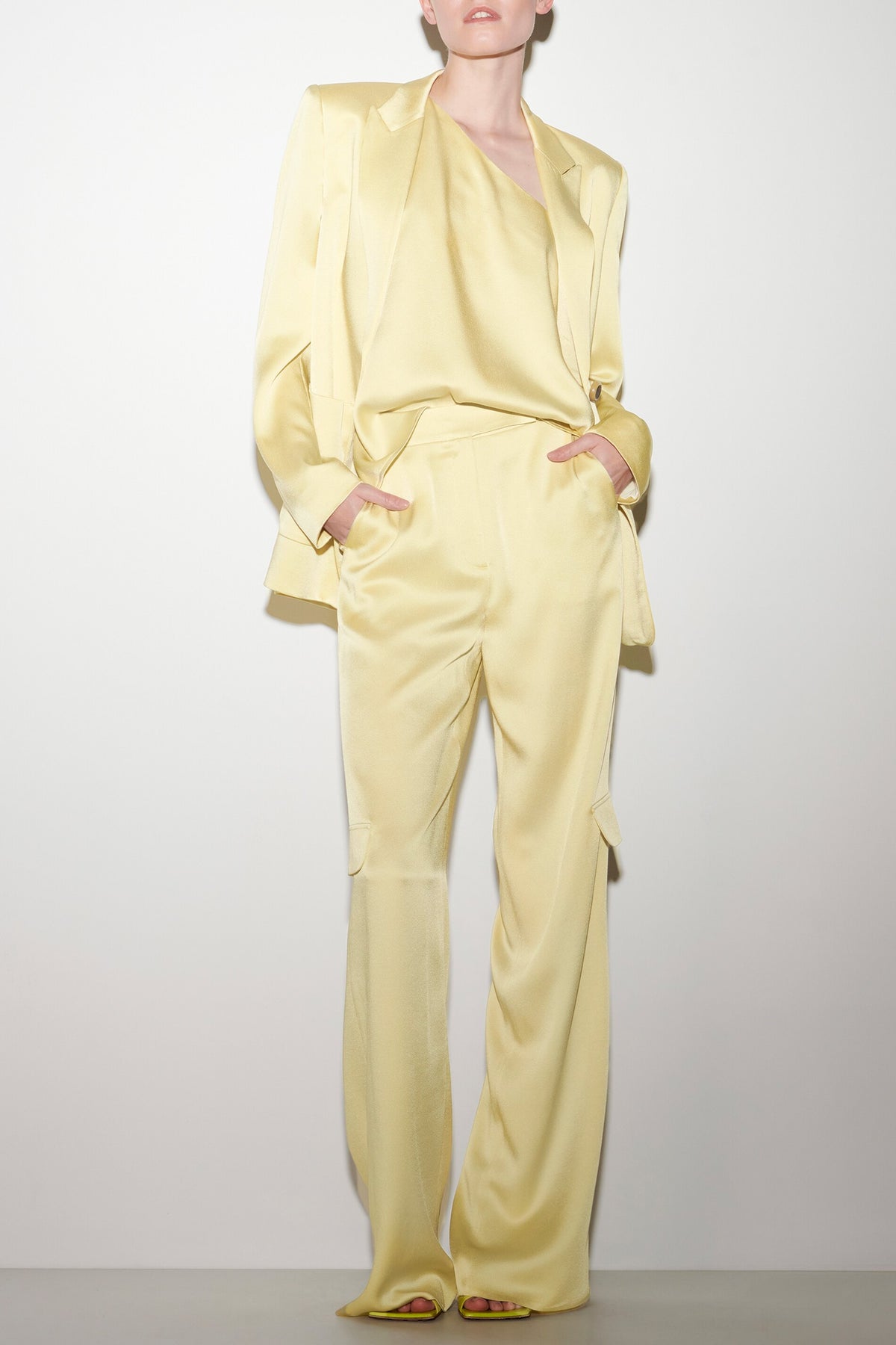 Satin-Wideleg-Pants - pale citron - Standard | Model Front