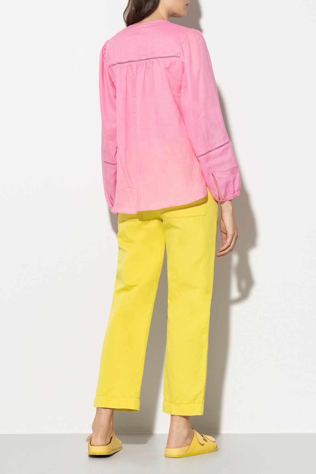 Chino-Pants aus Baumwolle - lemon - Standard | Model Rück