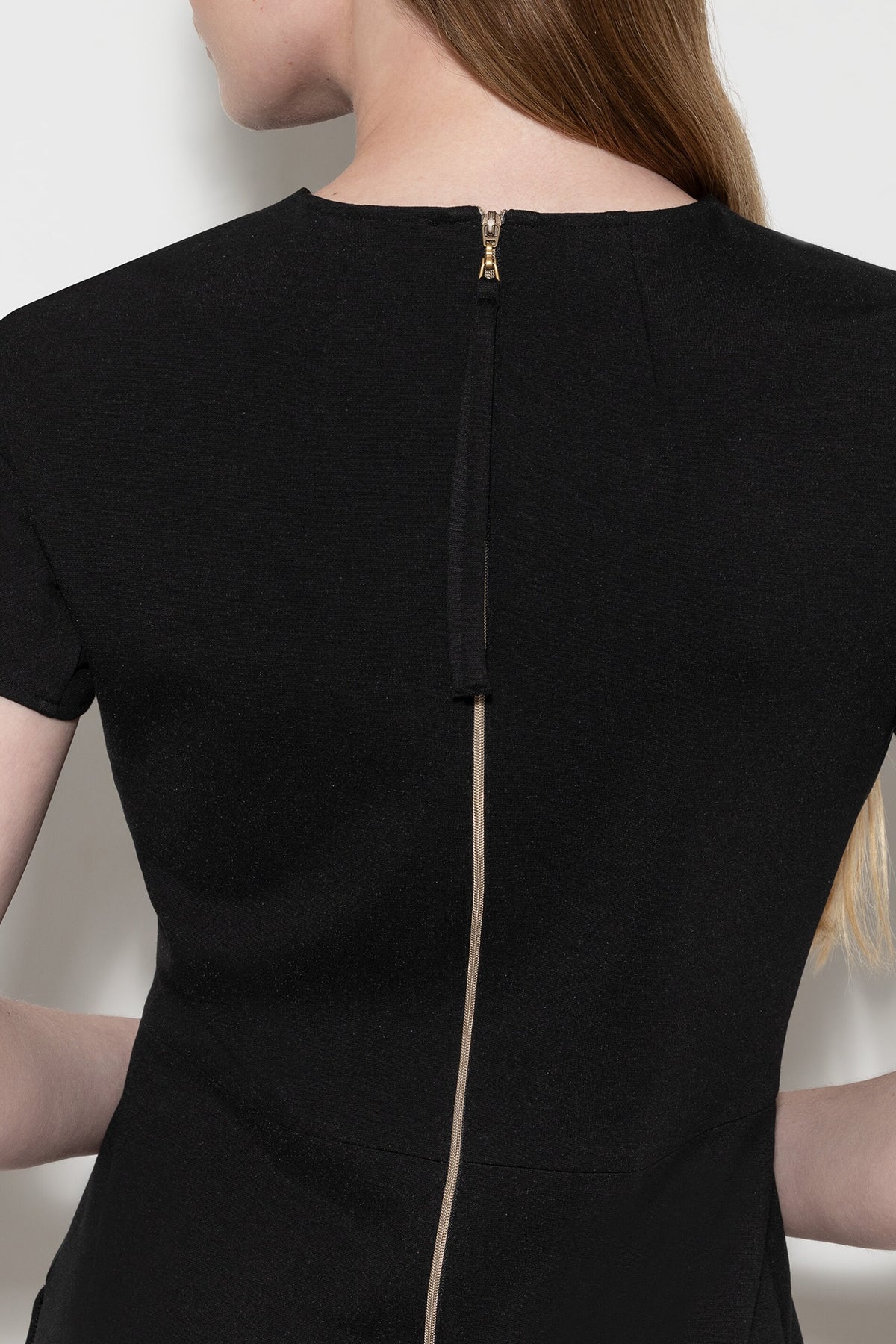 Minikleid aus Punto-Milano - black - Standard | Model Detail