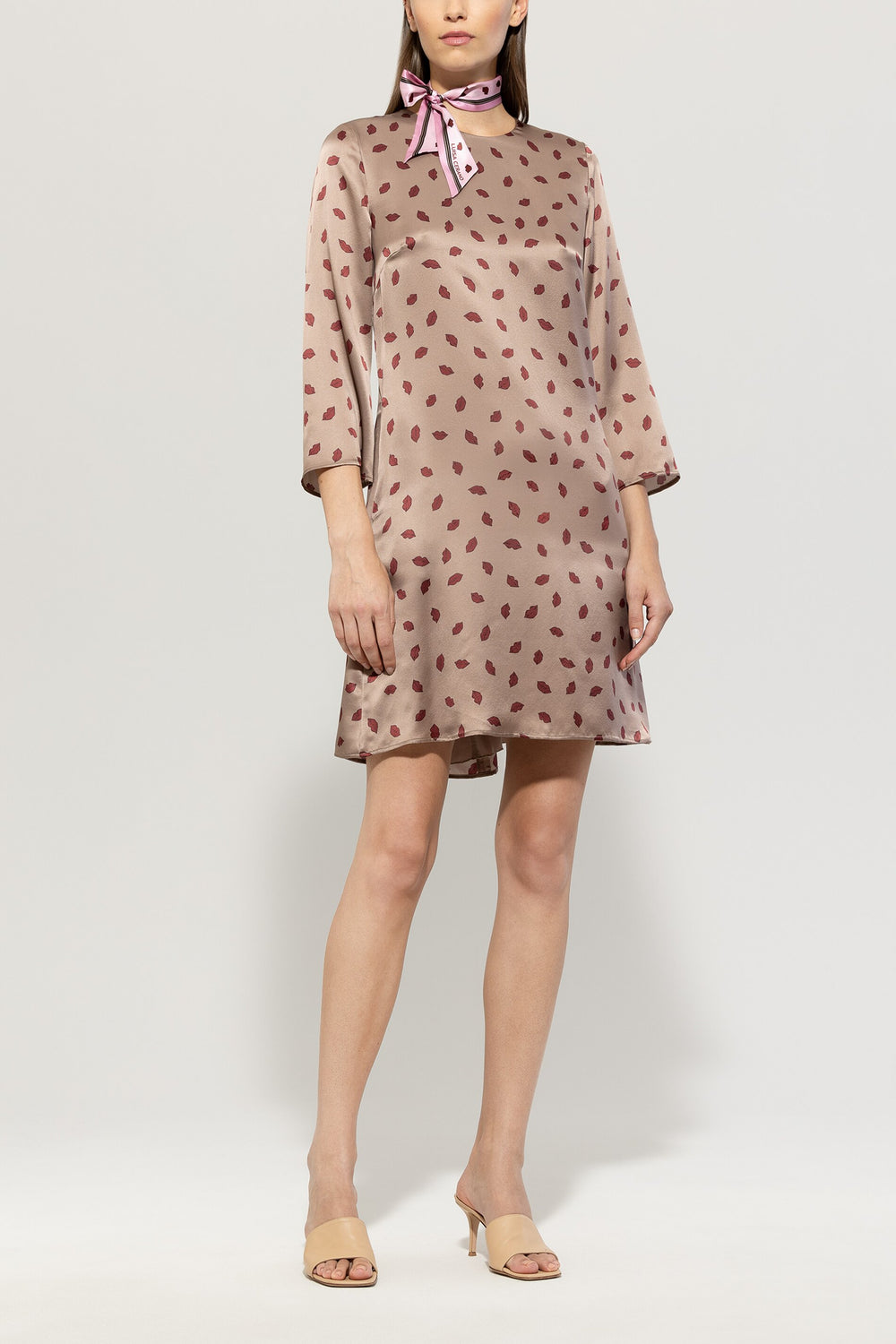 Seidenkleid mit Lips-Print - mushroom - lange Version