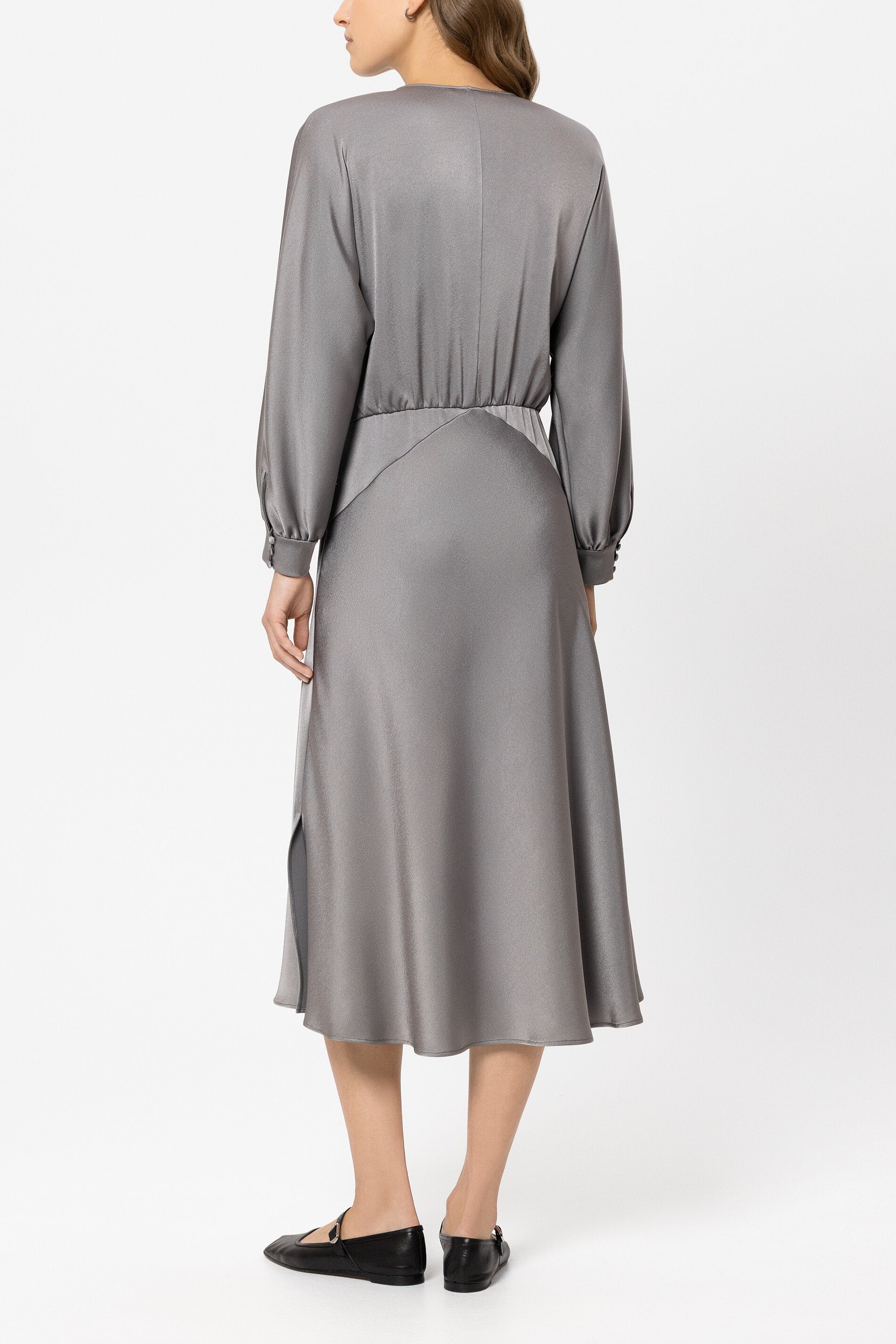 Midikleid mit Kimono-Ärmel - platin - Standard | Model Rück