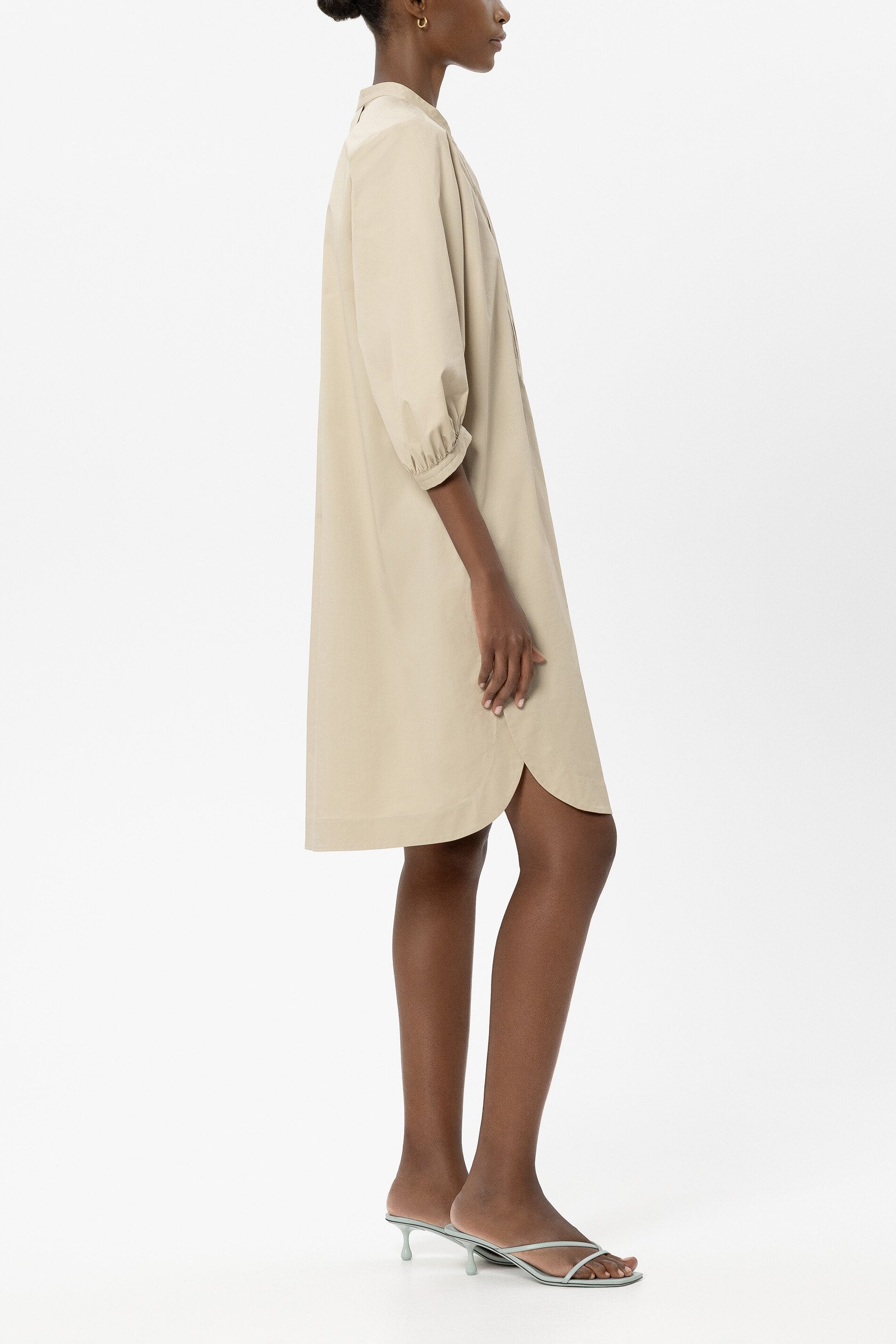 Gabardine-Hemdblusenkleid - sand - Standard | Model Seite