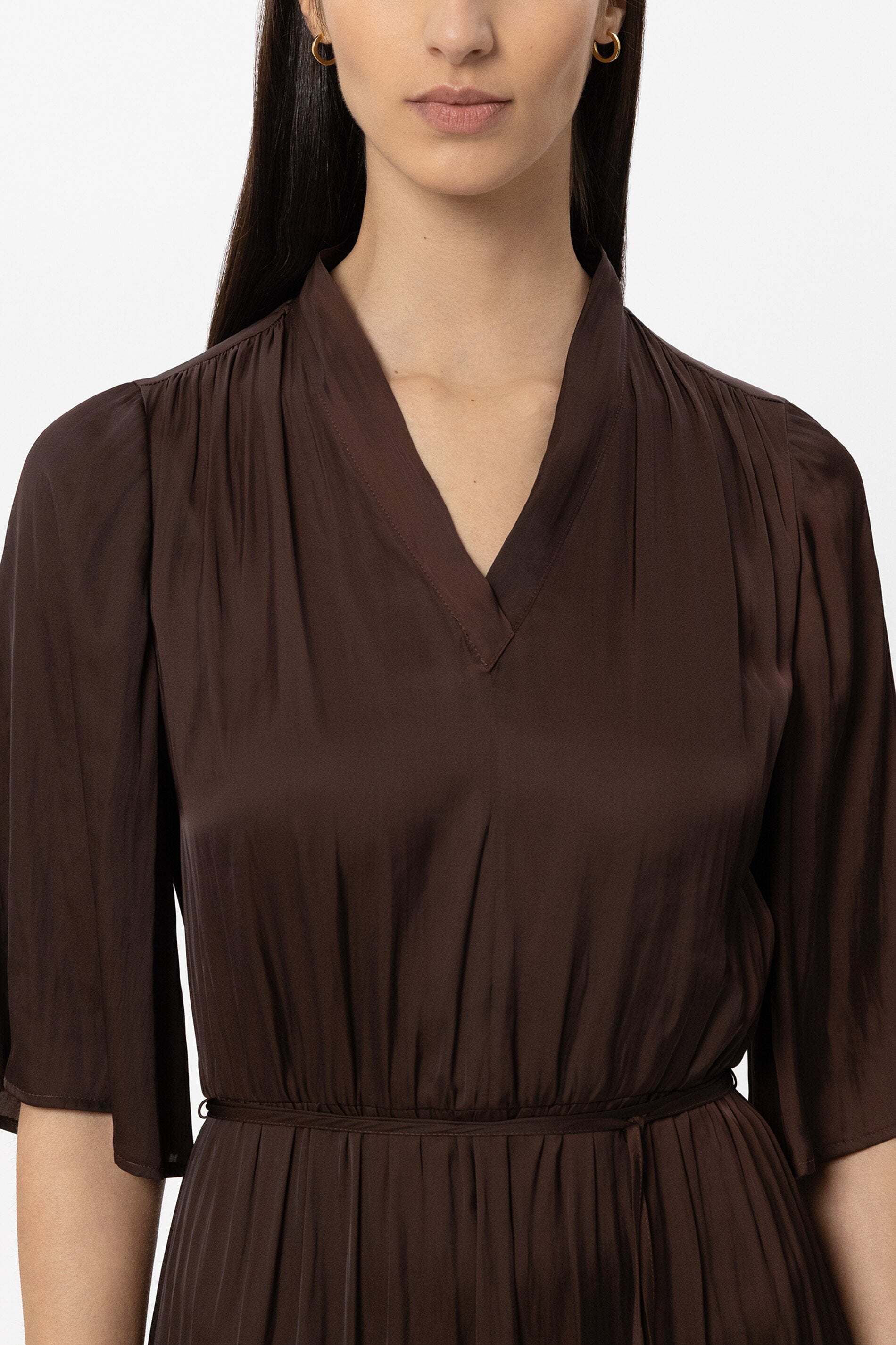 Satin-Kleid mit Saumvolants - marone - Standard | Model Detail