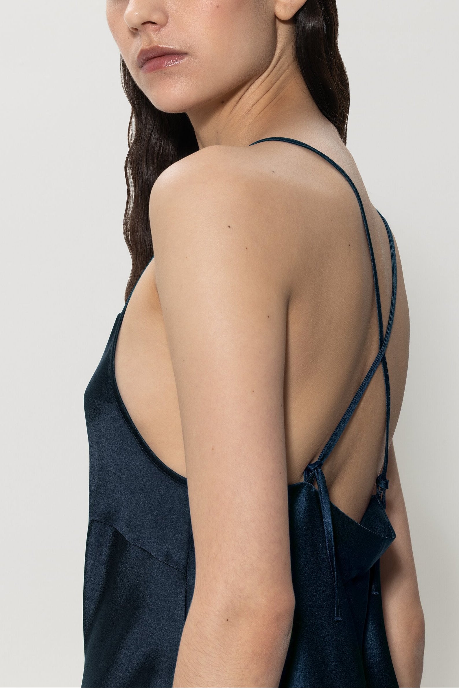 Satin-Slipdress mit Bias-Cut - petrol blue - Standard | Model Detail