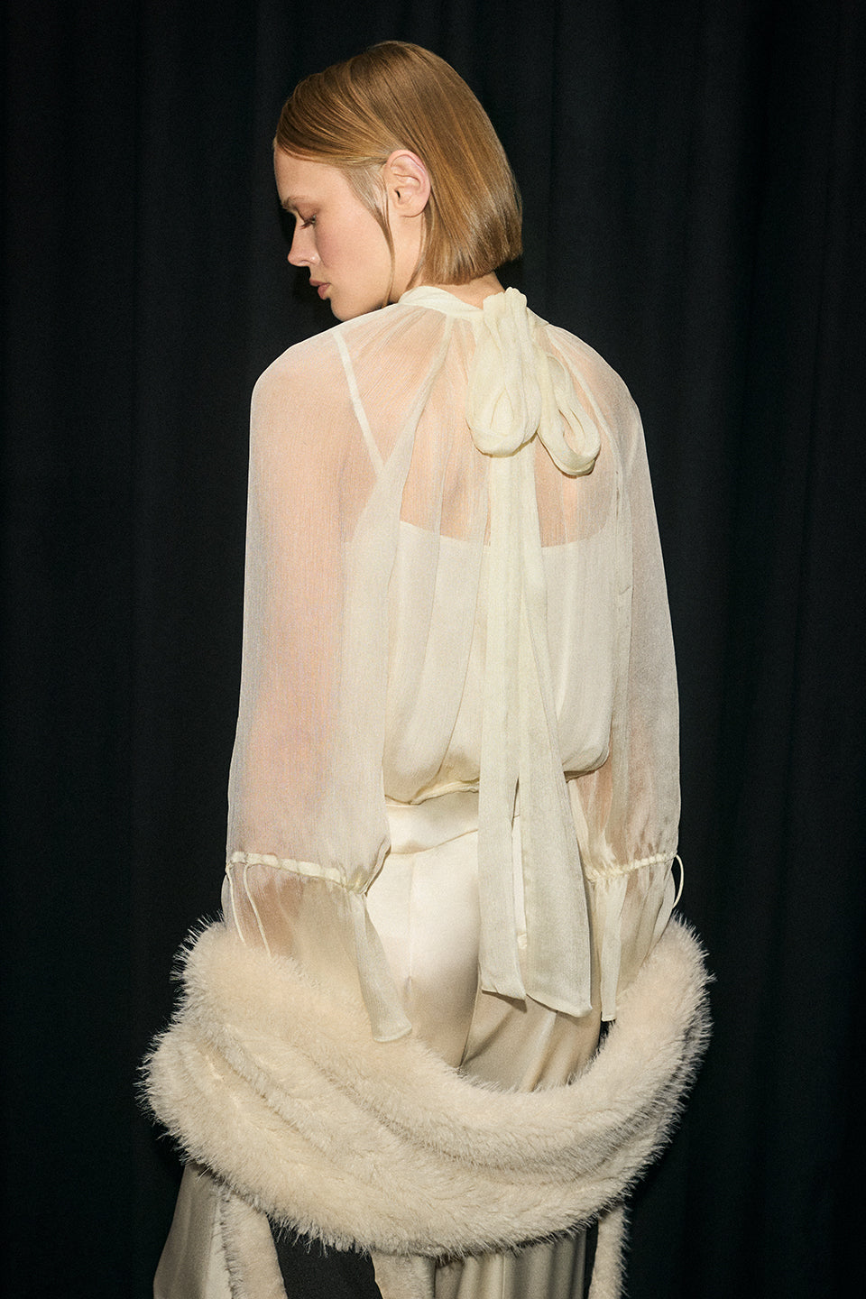 Schluppenbluse aus Seiden-Mix - eggshell - Standard | Lookbook 1